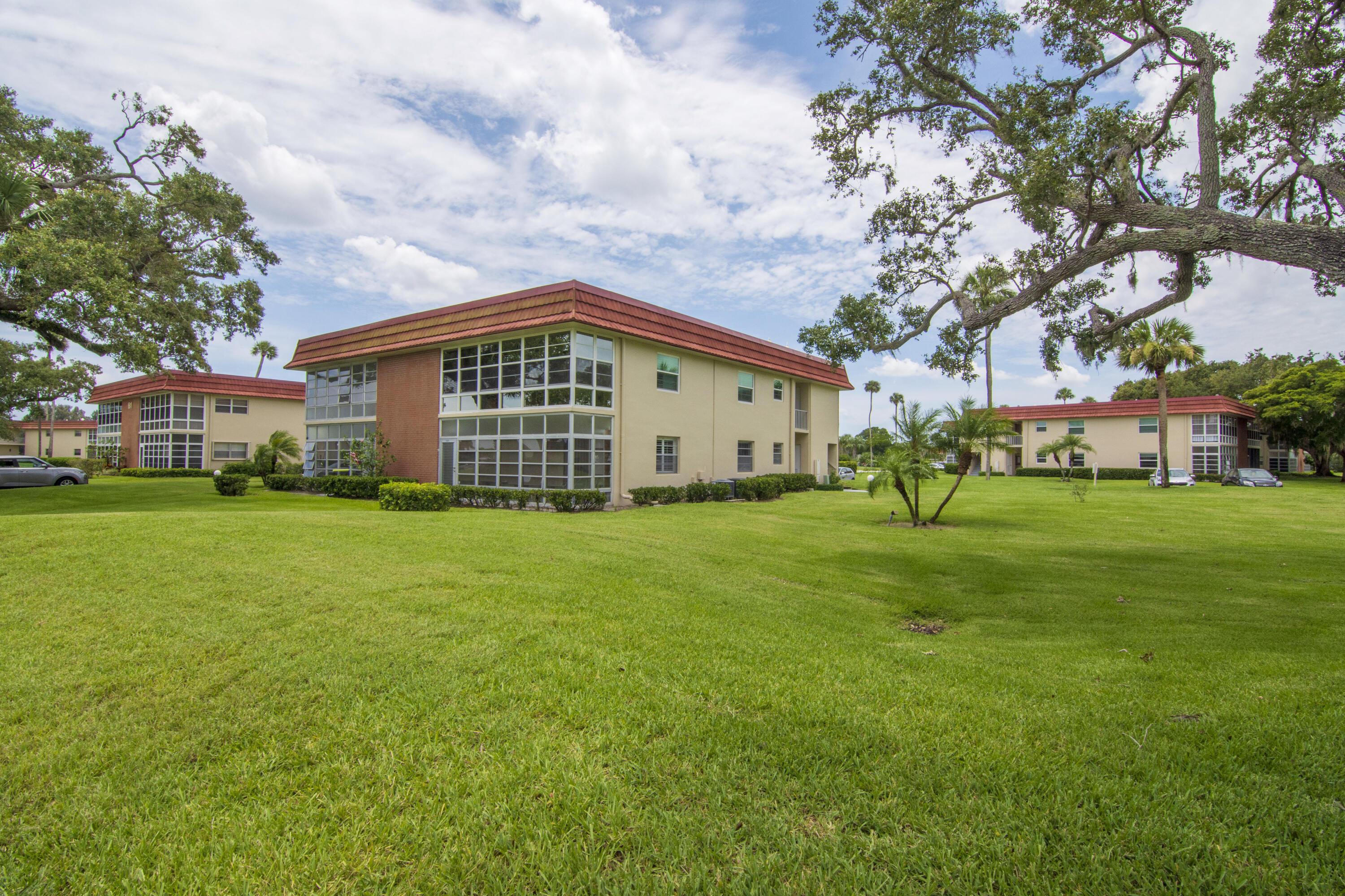 61 Woodland Drive 106, Vero Beach, FL 32962, Vero Beach