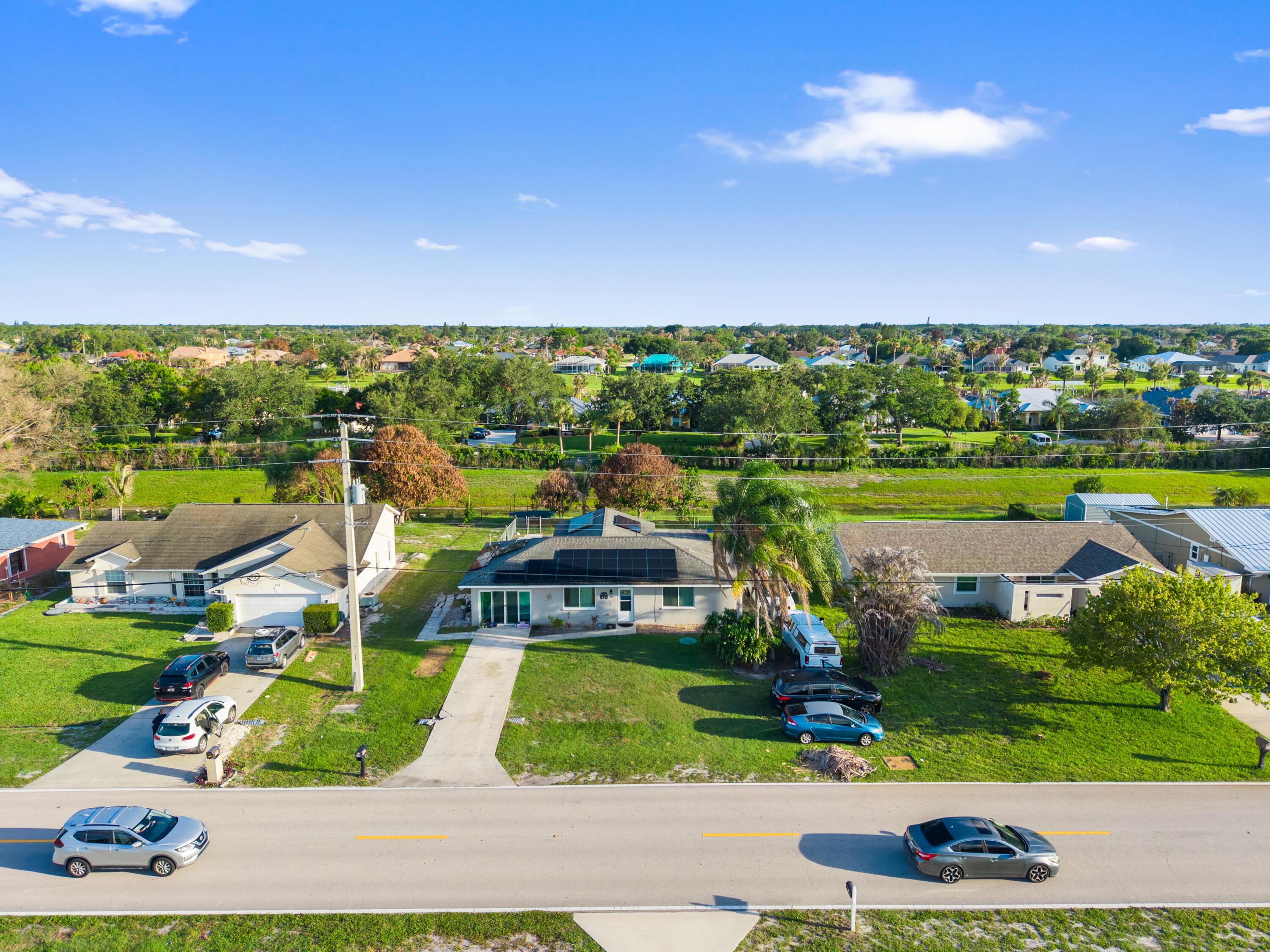386 SE Oakridge Drive, Port St. Lucie, FL 34984, Port St. Lucie - Photo 2