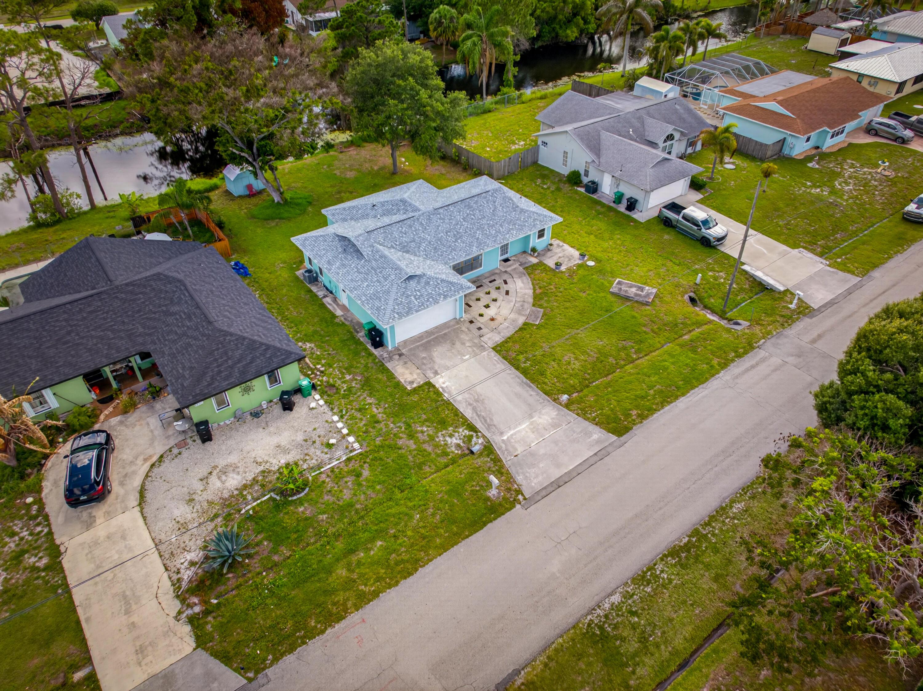 662 SE Essex Drive, Port St. Lucie, FL 34984, Port St. Lucie - Photo 4