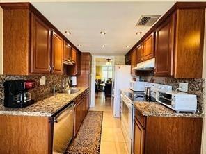 3099 NW 48th Avenue 253, Lauderdale Lakes, FL 33313, Lauderdale Lakes - Photo 3