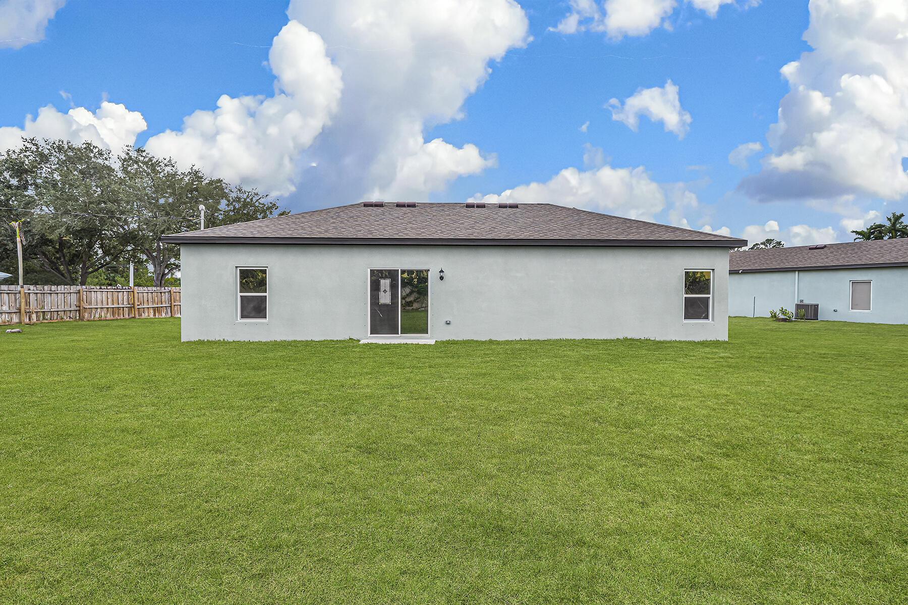 9375 103rd Avenue, Vero Beach, FL 32967, Vero Beach - Photo 3