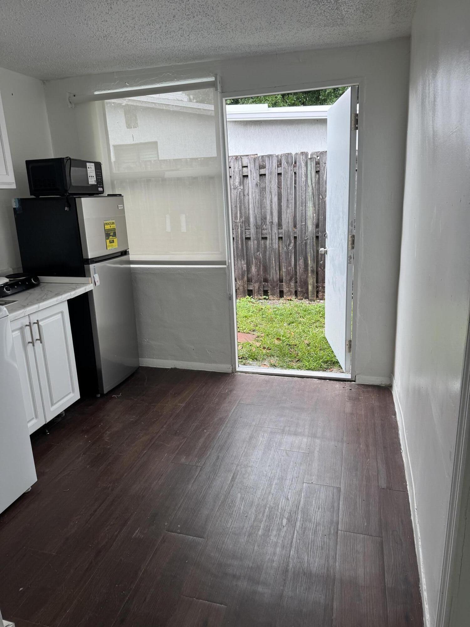 6963 SW 19th Street N, North Lauderdale, FL 33068, North Lauderdale - Photo 4