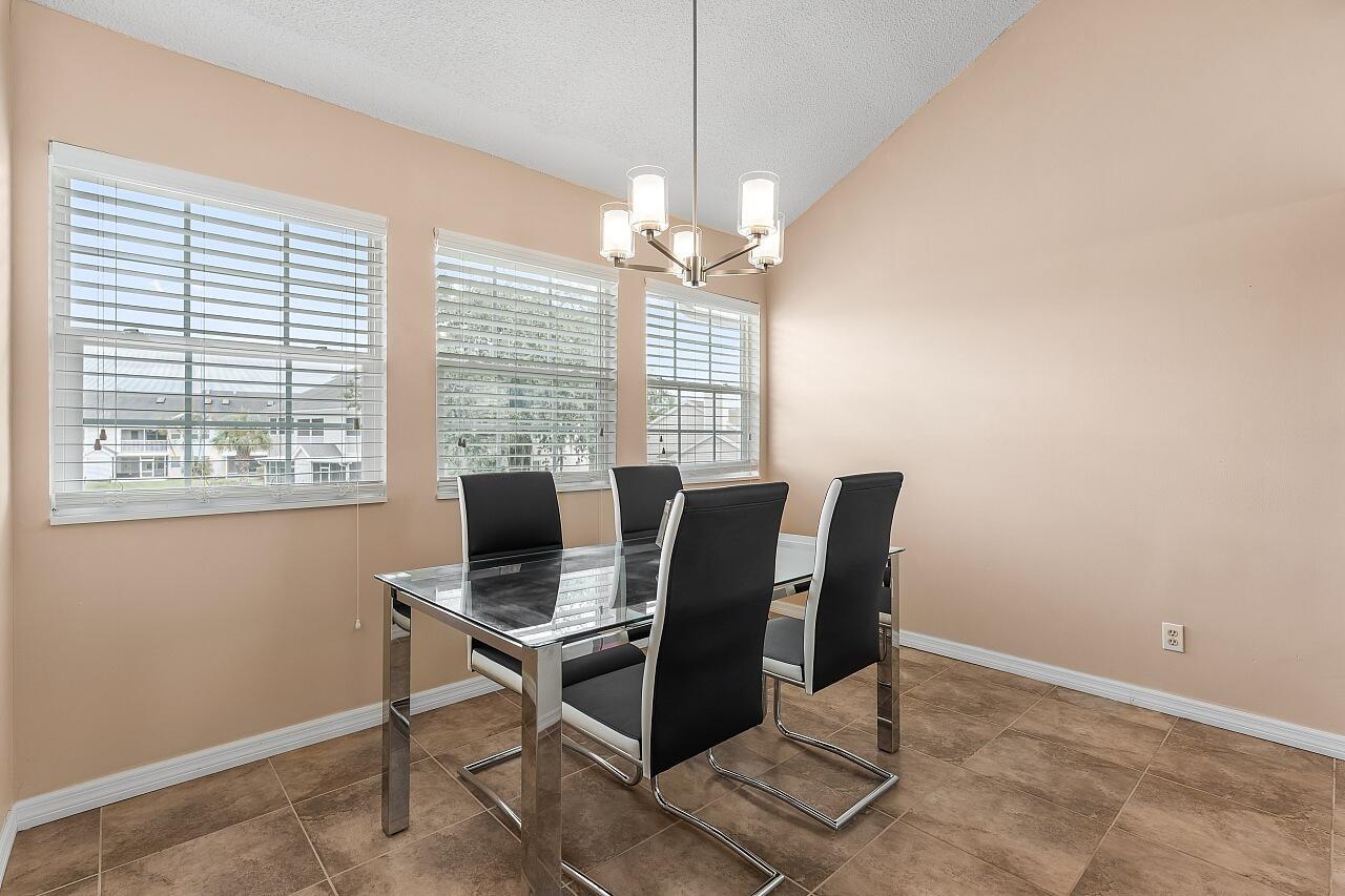 1965 Westminster Circle 6, Vero Beach, FL 32966, Vero Beach - Photo 2