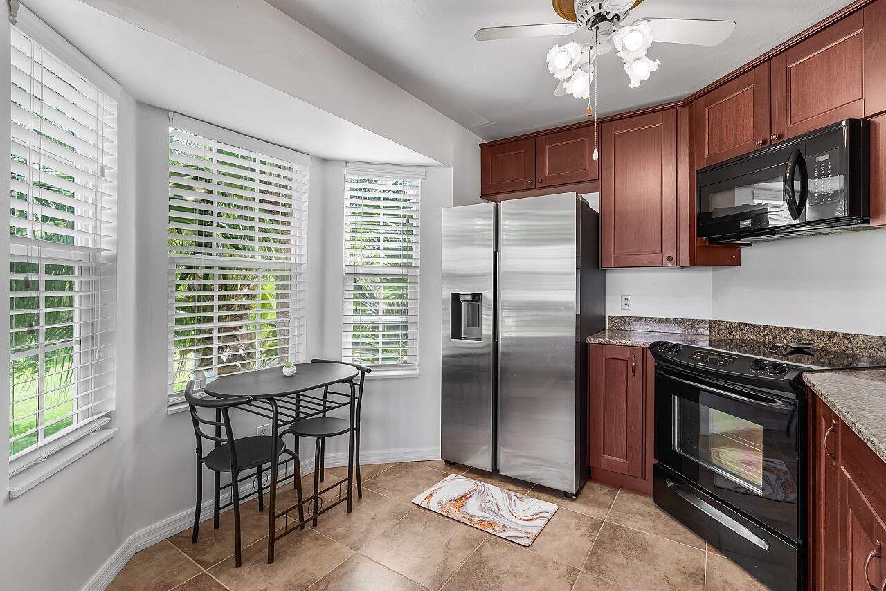 1965 Westminster Circle 6, Vero Beach, FL 32966, Vero Beach - Photo 4