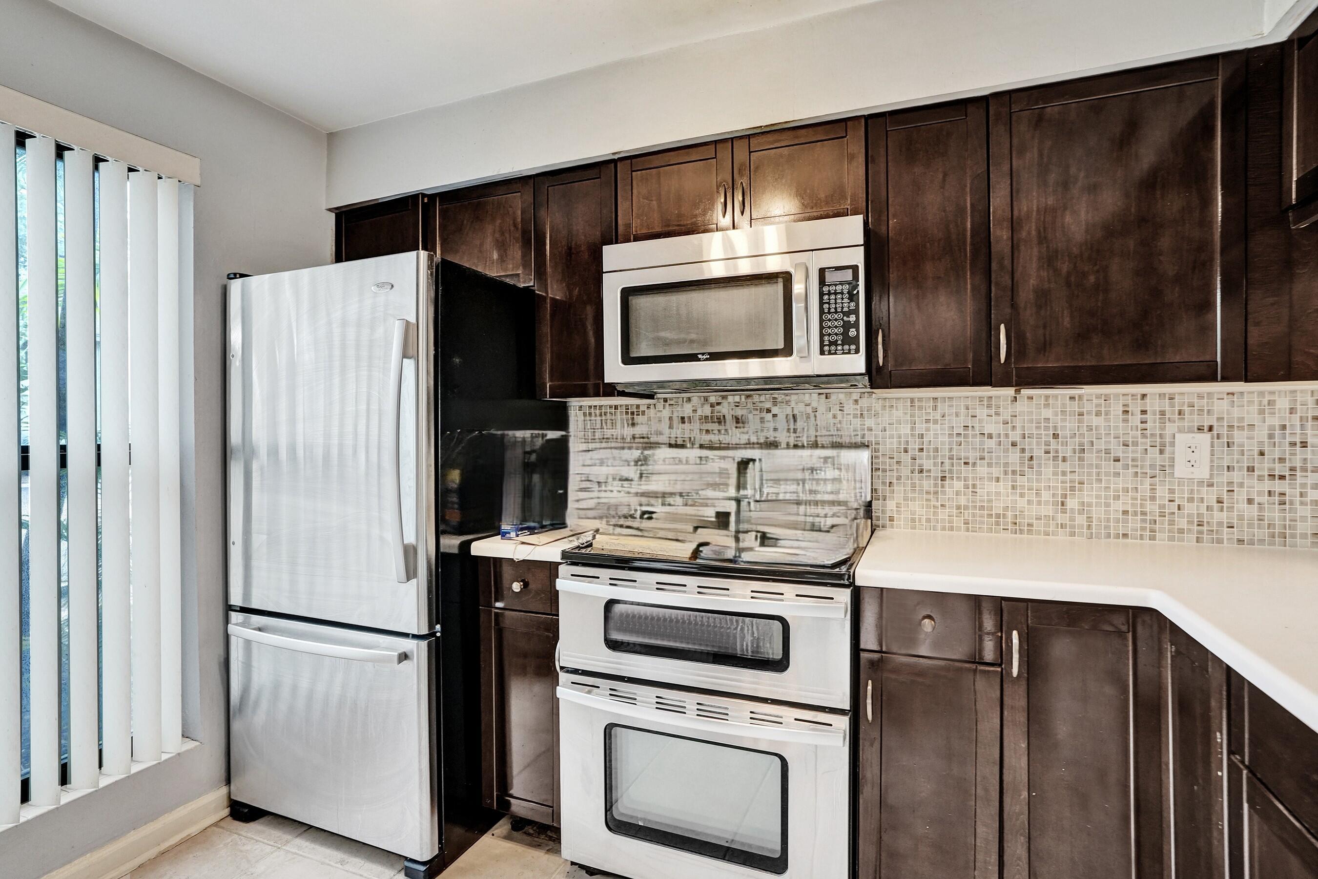 3080 S Oakland Forest Drive 101, Oakland Park, FL 33309, Oakland Park - Photo 3