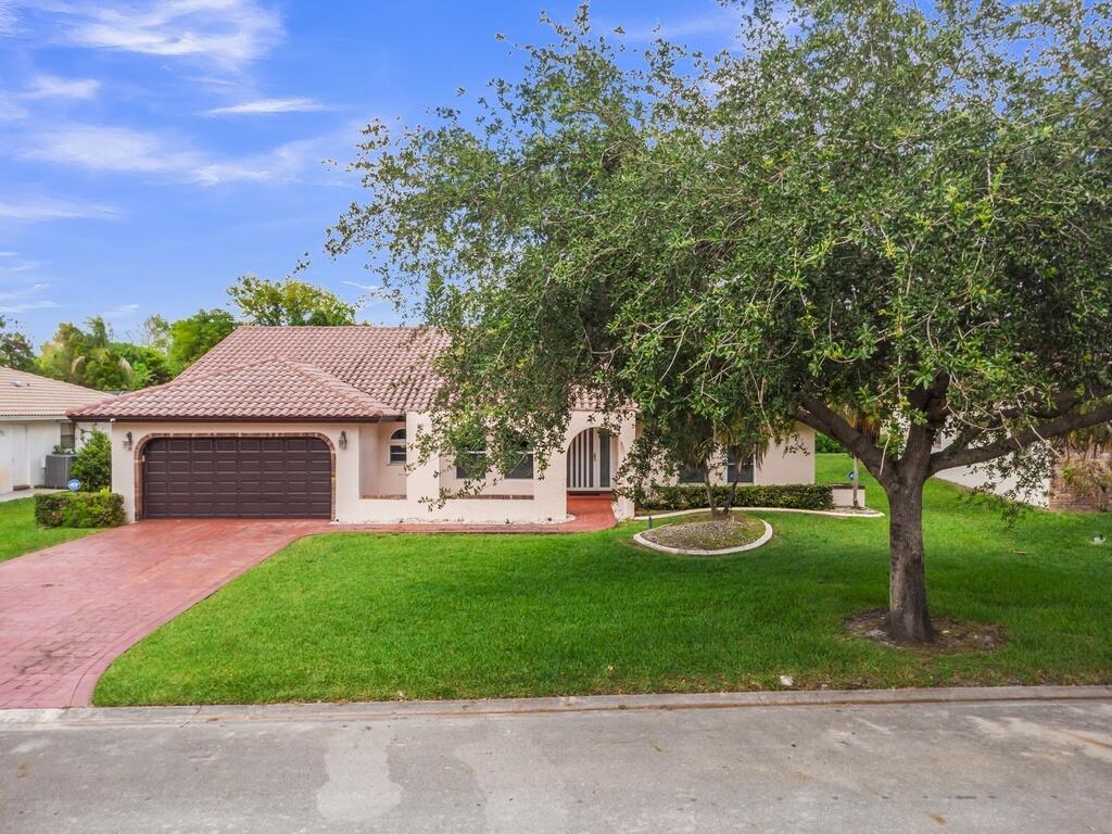 895 NW 110th Lane, Coral Springs, FL 33071, Coral Springs - Photo 2