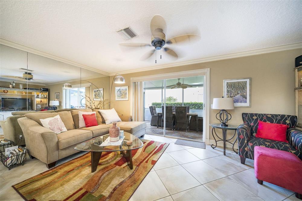 338 Waterside Drive, Hypoluxo, FL 33462, Hypoluxo - Photo 4