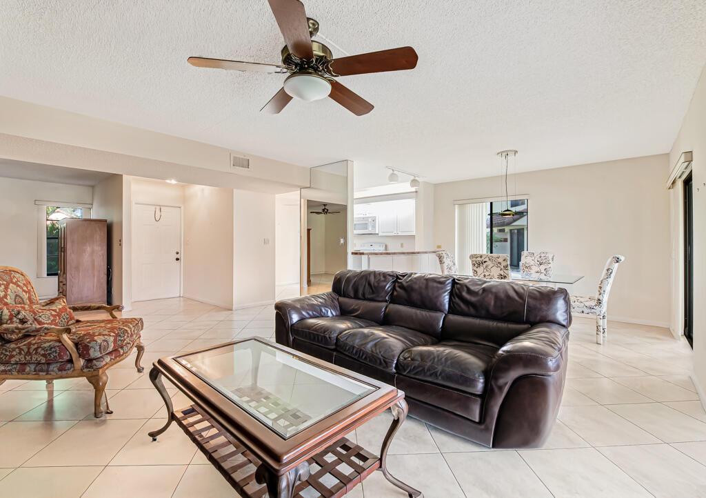 10851 Palm Lake Avenue 101, Boynton Beach, FL 33437, Boynton Beach - Photo 5