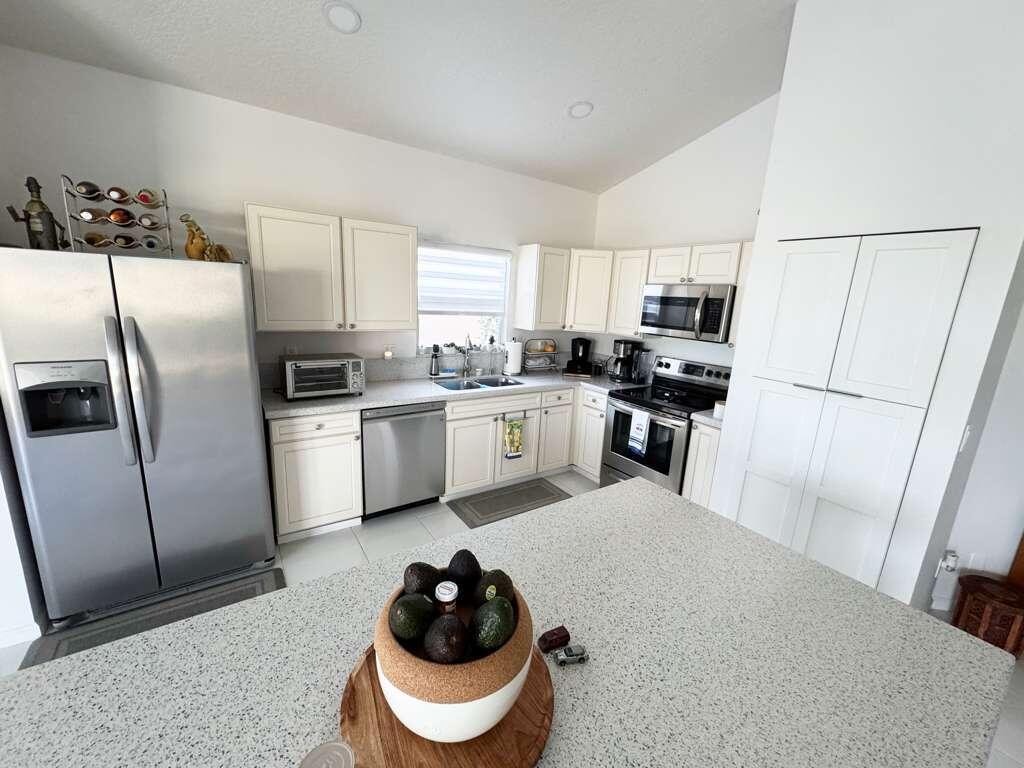 109 Derby Lane, Royal Palm Beach, FL 33411, Royal Palm Beach - Photo 4