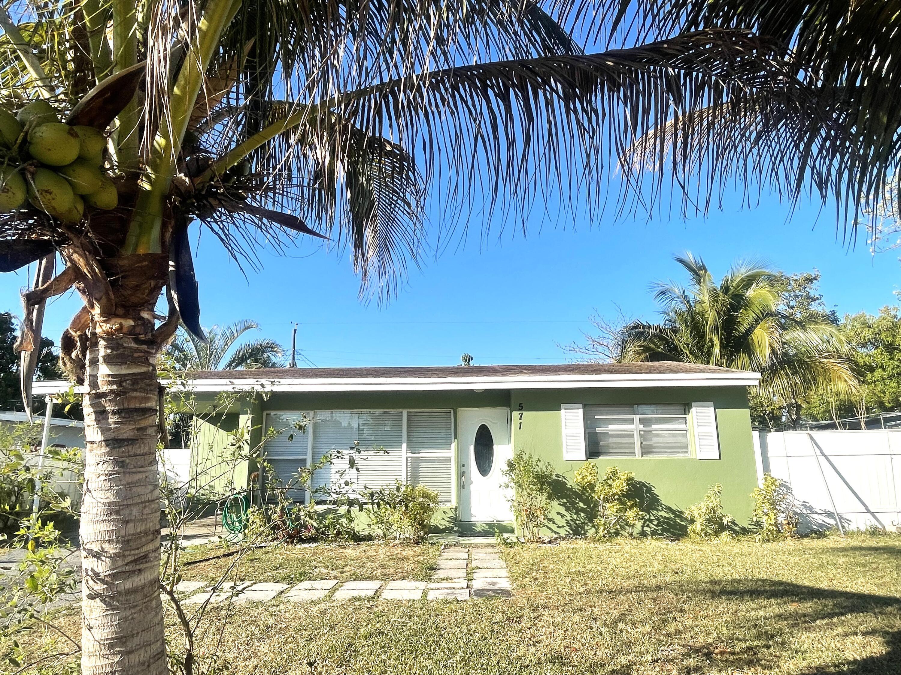571 Sioux Road, Seminole Manor, FL 33462, Seminole Manor