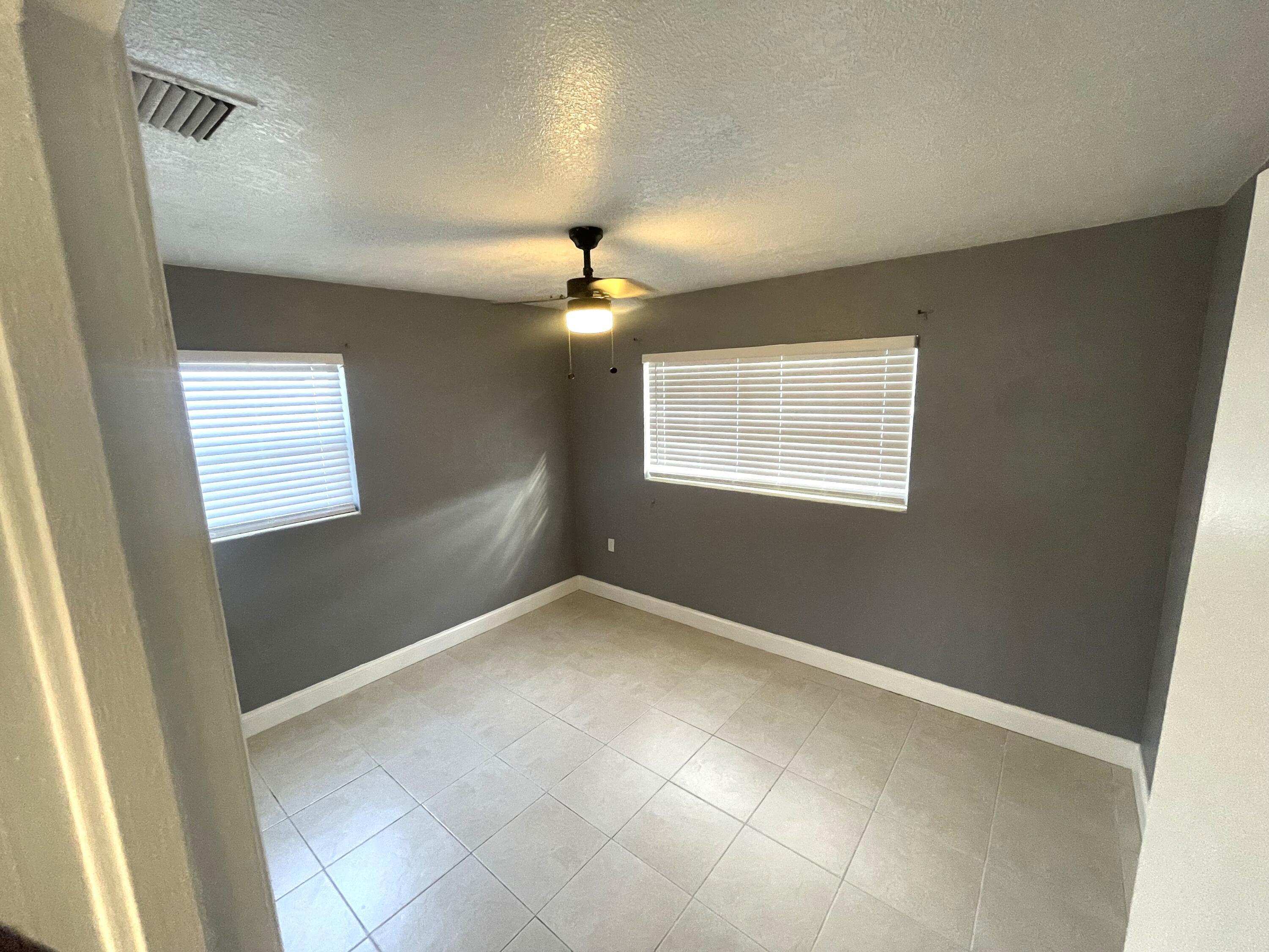 571 Sioux Road, Seminole Manor, FL 33462, Seminole Manor - Photo 3