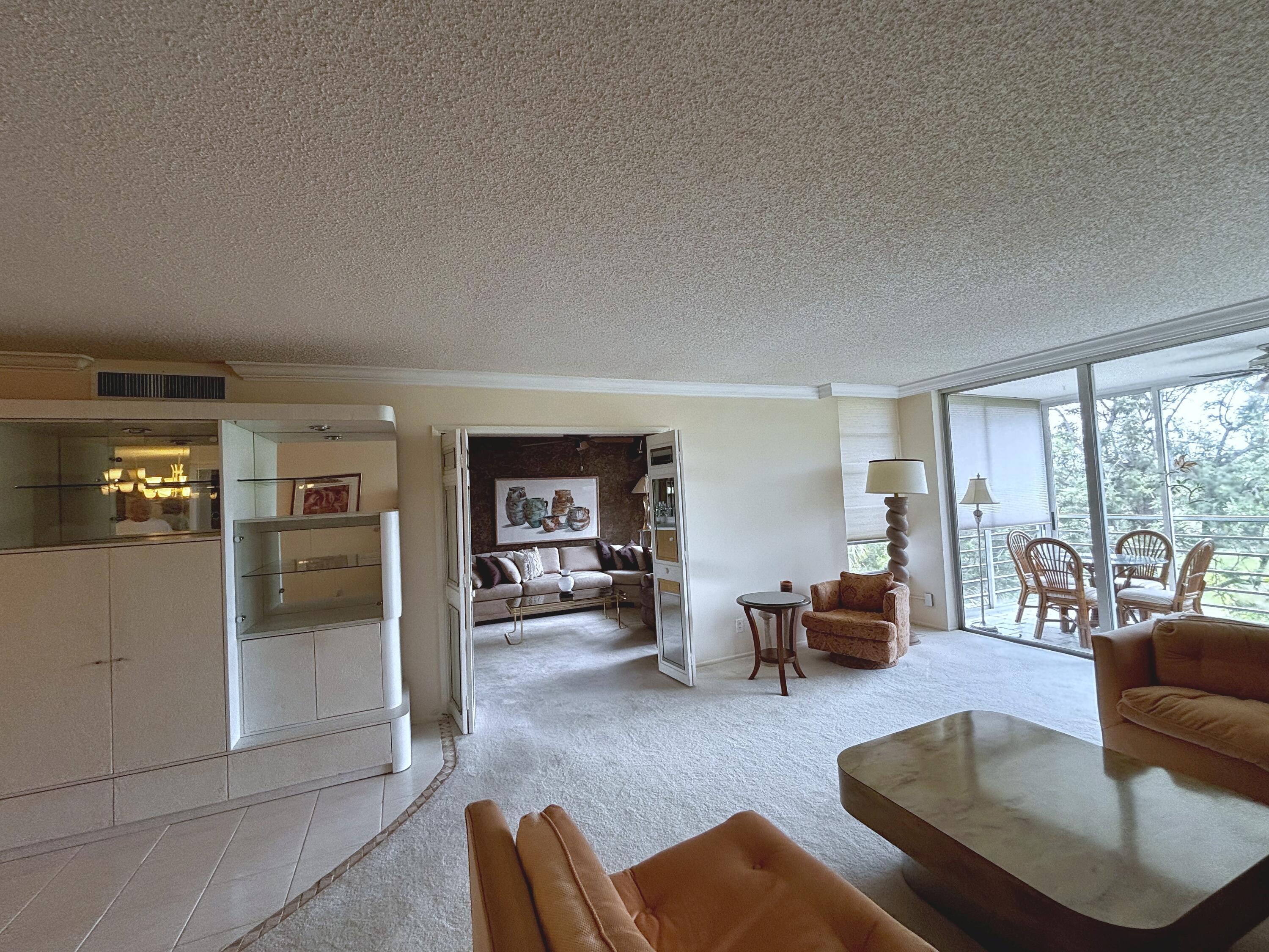 3930 Oaks Clubhouse Drive 506, Pompano Beach, FL 33069, Pompano Beach - Photo 4