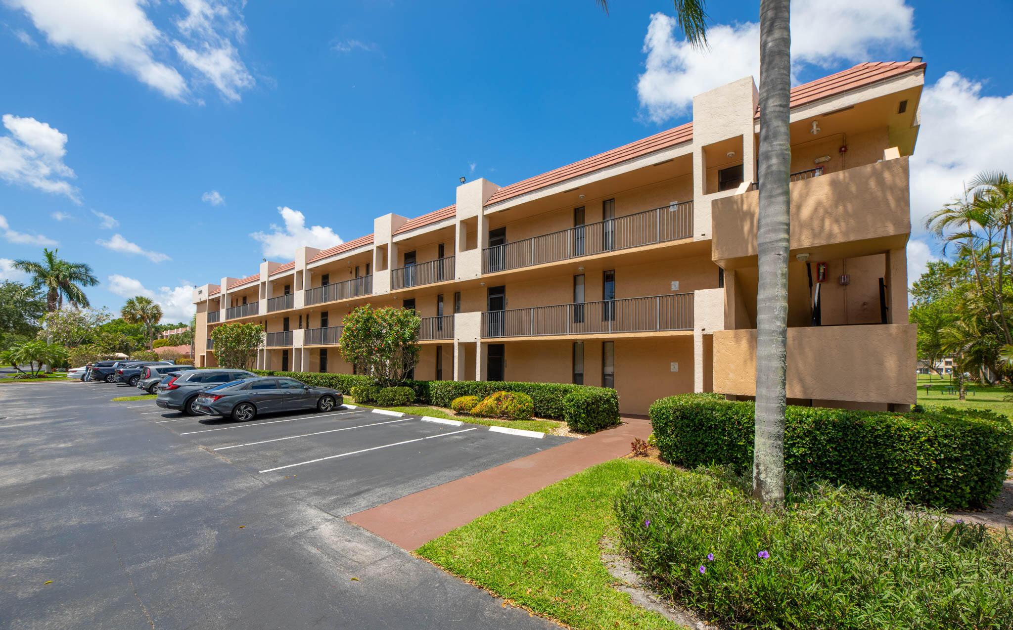 5926 Coral Lake Drive 302, Margate, FL 33063, Margate - Photo 5
