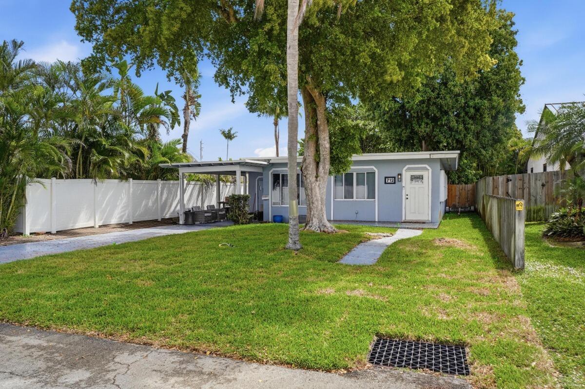 712 NE 10th Avenue, Pompano Beach, FL 33060, Pompano Beach - Photo 2