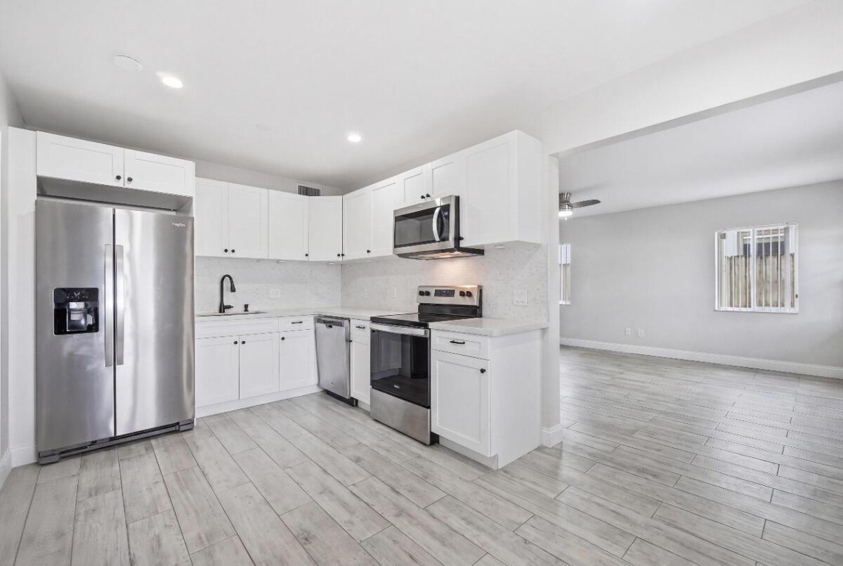 712 NE 10th Avenue, Pompano Beach, FL 33060, Pompano Beach - Photo 4