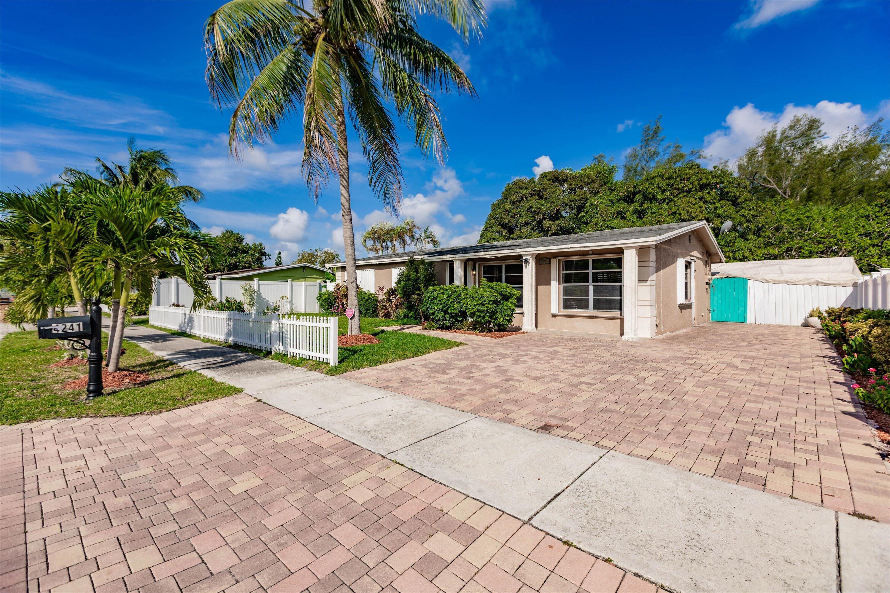 4241 NE 1st Terrace, Pompano Beach, FL 33064, Pompano Beach