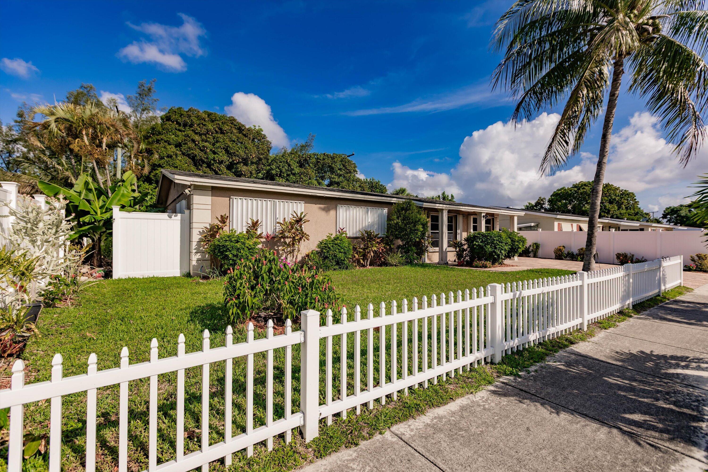 4241 NE 1st Terrace, Pompano Beach, FL 33064, Pompano Beach - Photo 2