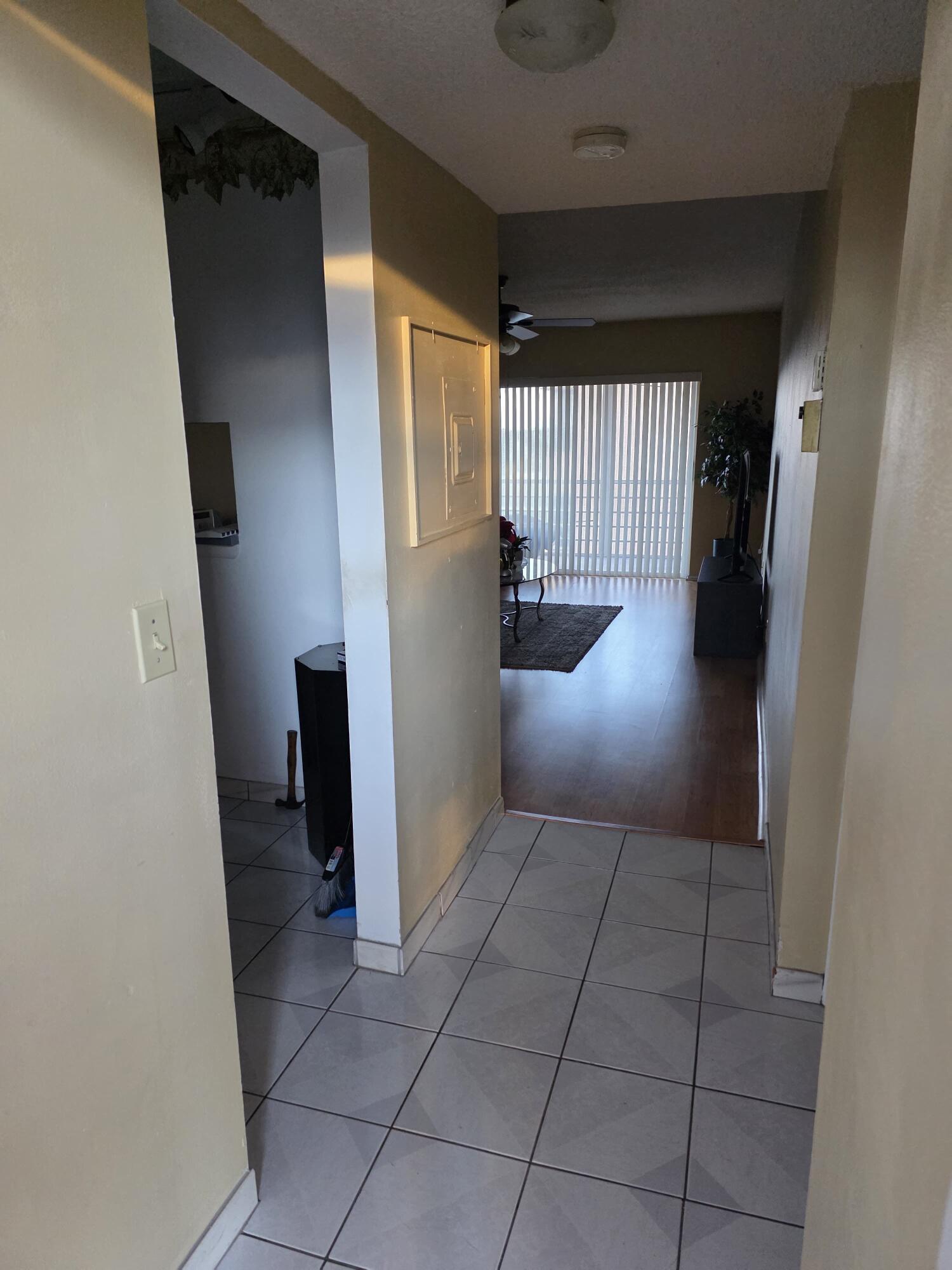 3048 E Sunrise Lakes Drive E 412, Sunrise, FL 33322, Sunrise - Photo 4