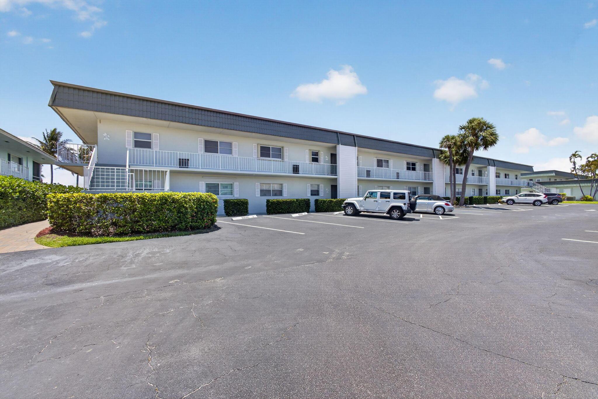110 Wettaw Lane 202, North Palm Beach, FL 33408, North Palm Beach - Photo 3