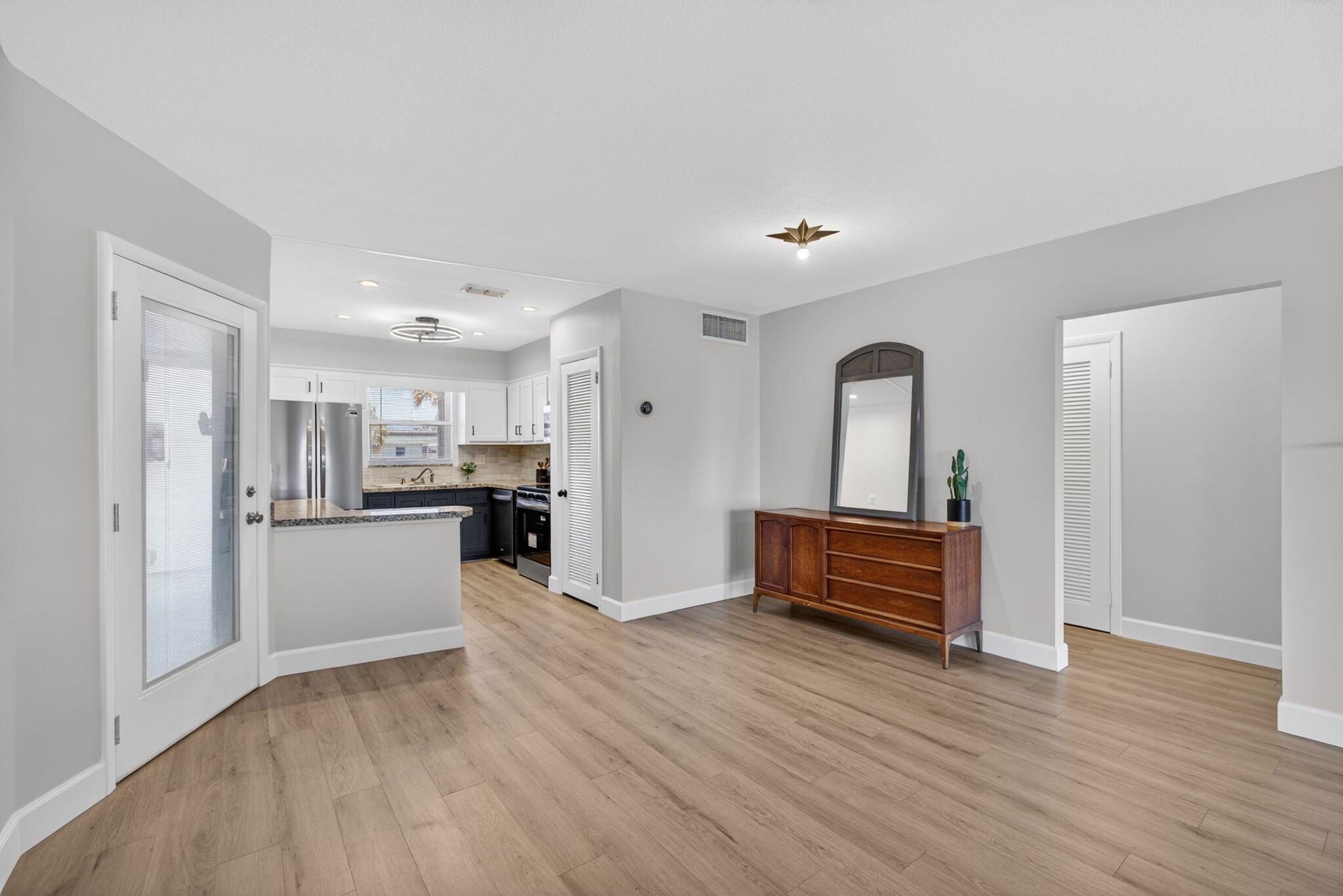 110 Wettaw Lane 202, North Palm Beach, FL 33408, North Palm Beach - Photo 5
