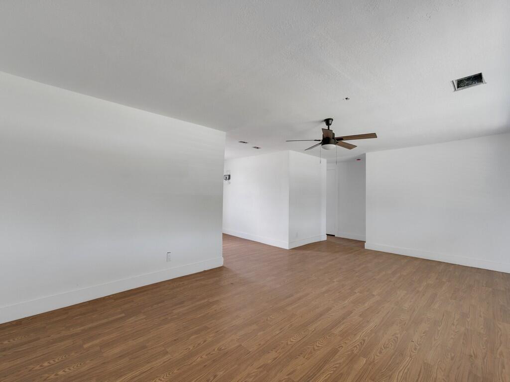 2556 44th Street, Vero Beach, FL 32967, Vero Beach - Photo 3