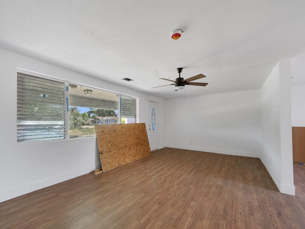 2556 44th Street, Vero Beach, FL 32967, Vero Beach - Photo 5