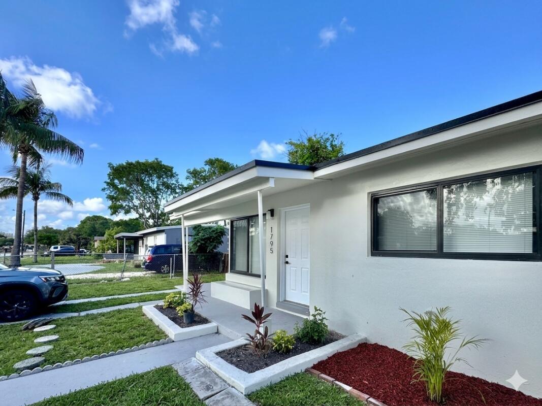 1795 Lauderdale Manor Drive, Fort Lauderdale, FL 33311, Fort Lauderdale - Photo 2