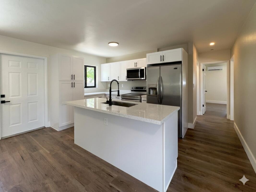 1795 Lauderdale Manor Drive, Fort Lauderdale, FL 33311, Fort Lauderdale - Photo 3