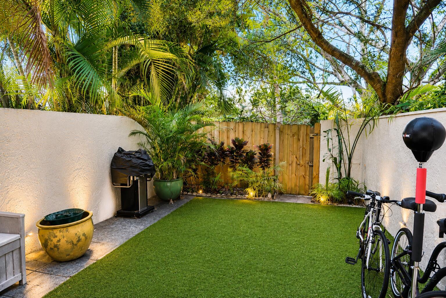 3062 S Oakland Forest Drive 203, Oakland Park, FL 33309, Oakland Park - Photo 4