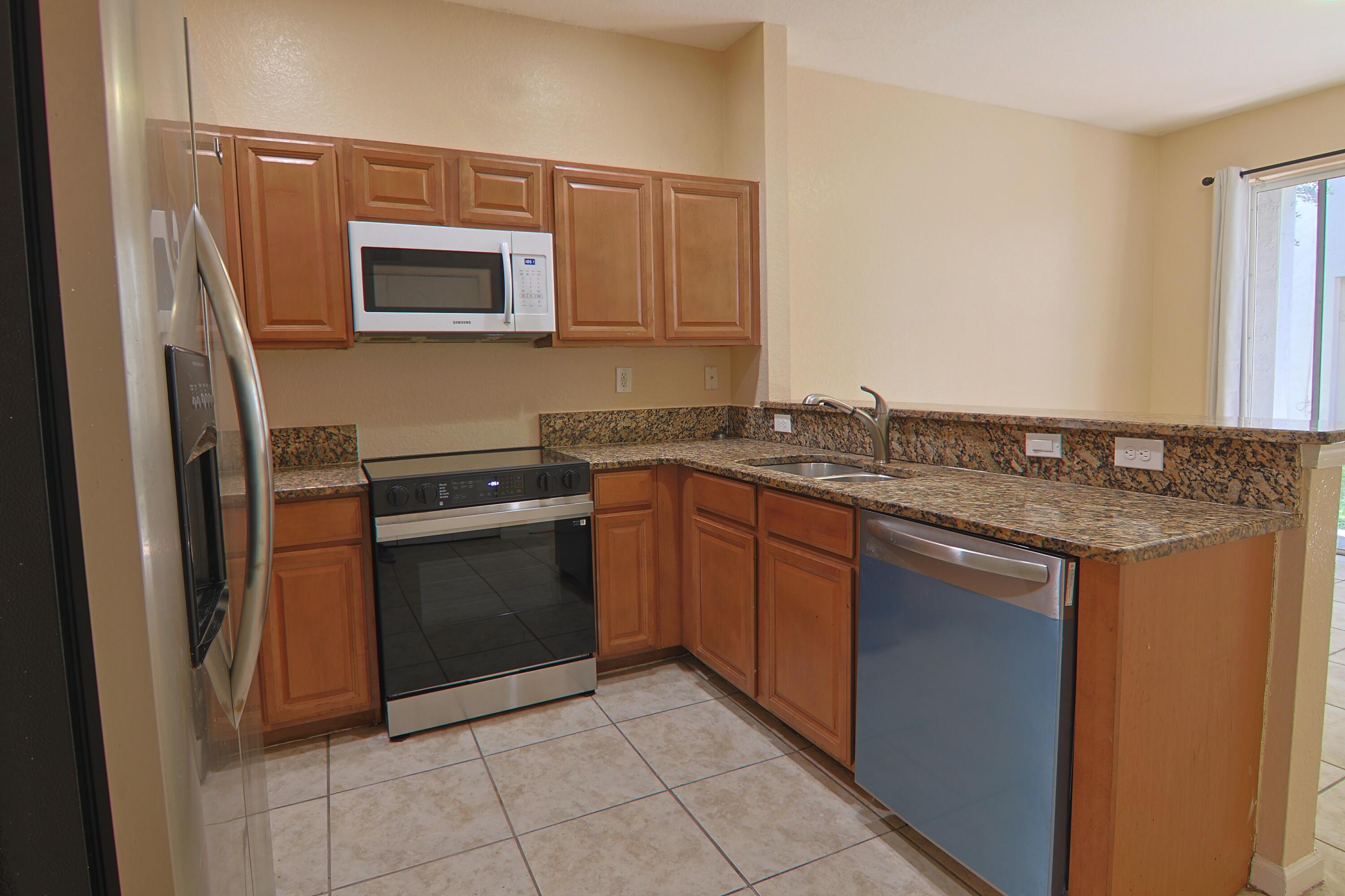 21211 NW 14th Place 3-27, Miami Gardens, FL 33169, Miami Gardens - Photo 2