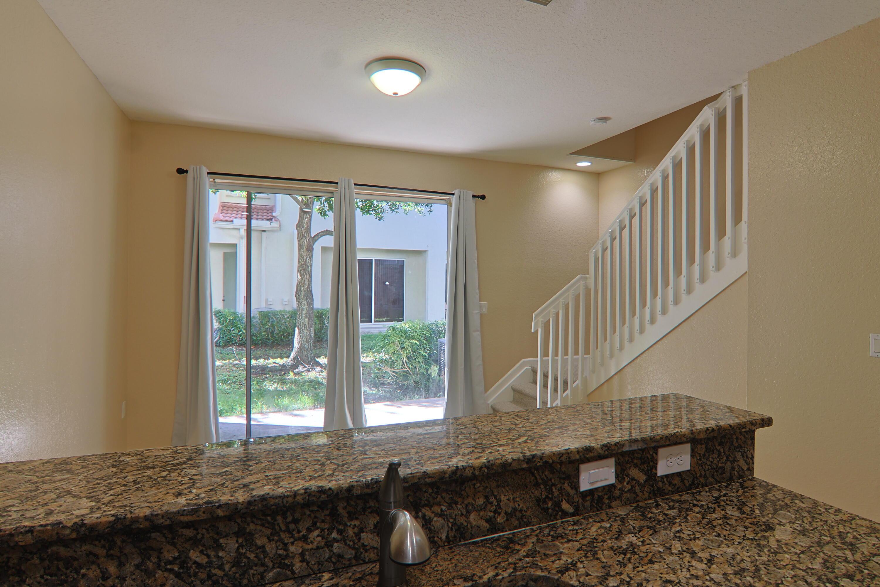 21211 NW 14th Place 3-27, Miami Gardens, FL 33169, Miami Gardens - Photo 4