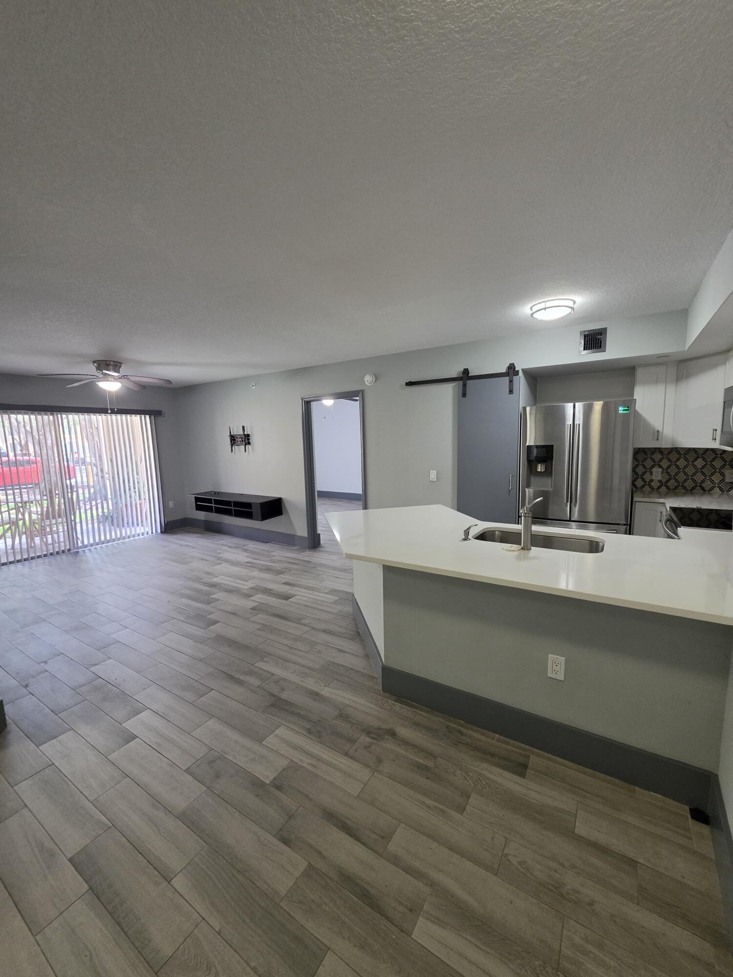 4211 San Marino Boulevard 105, West Palm Beach, FL 33409, West Palm Beach - Photo 4