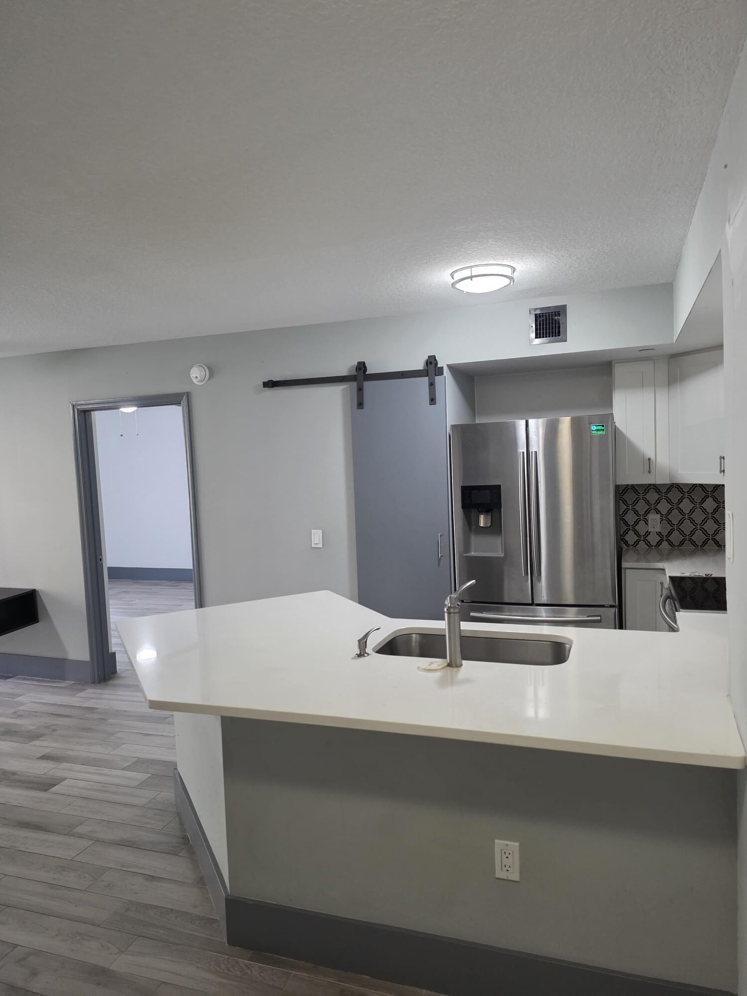 4211 San Marino Boulevard 105, West Palm Beach, FL 33409, West Palm Beach - Photo 5