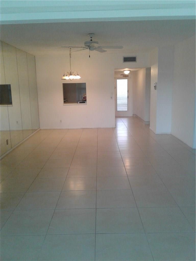 1030 Country Club Drive 401, Margate, FL 33063, Margate - Photo 4