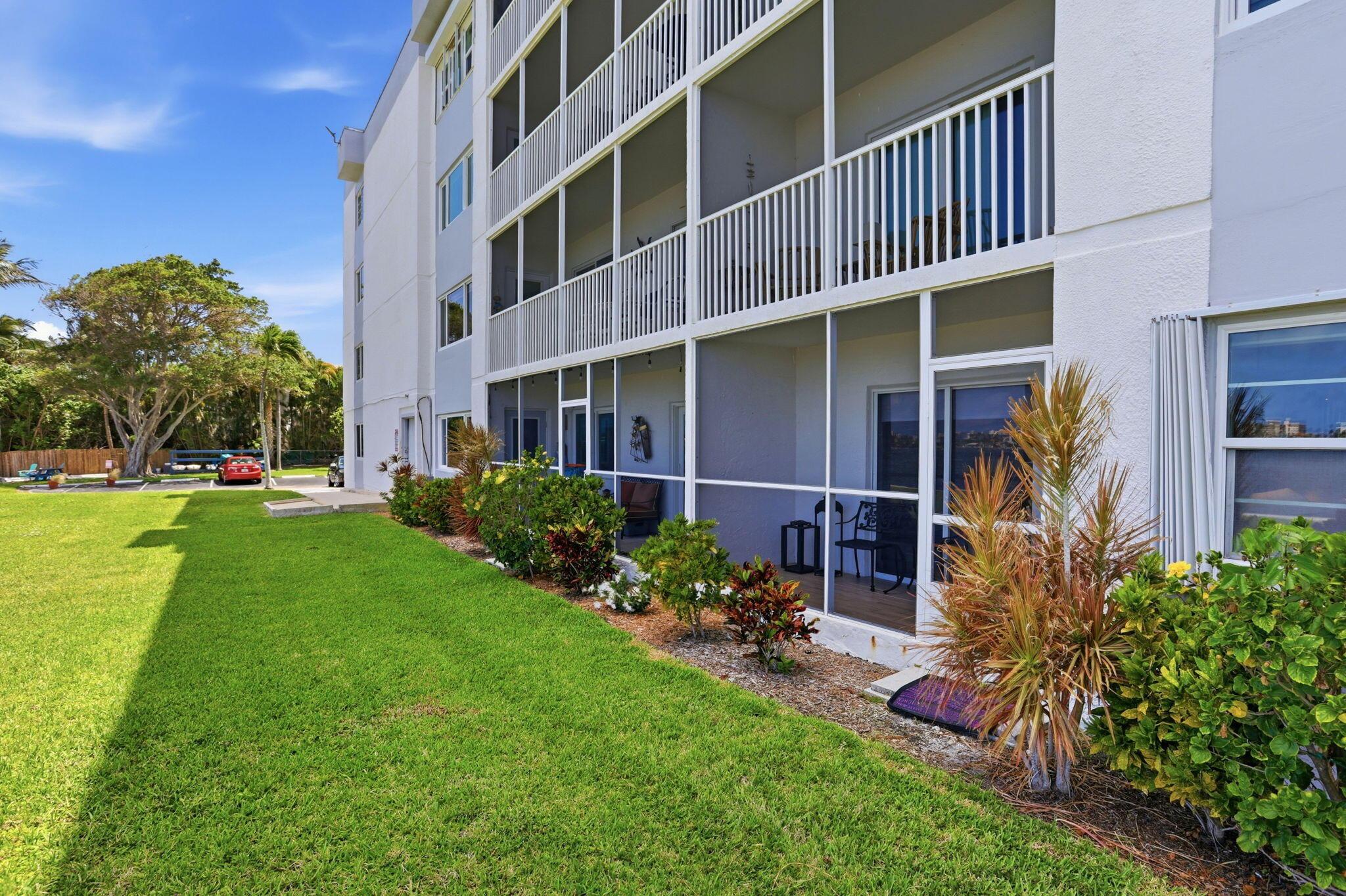 1516 S Lakeside Drive 103, Lake Worth Beach, FL 33460, Lake Worth Beach - Photo 2