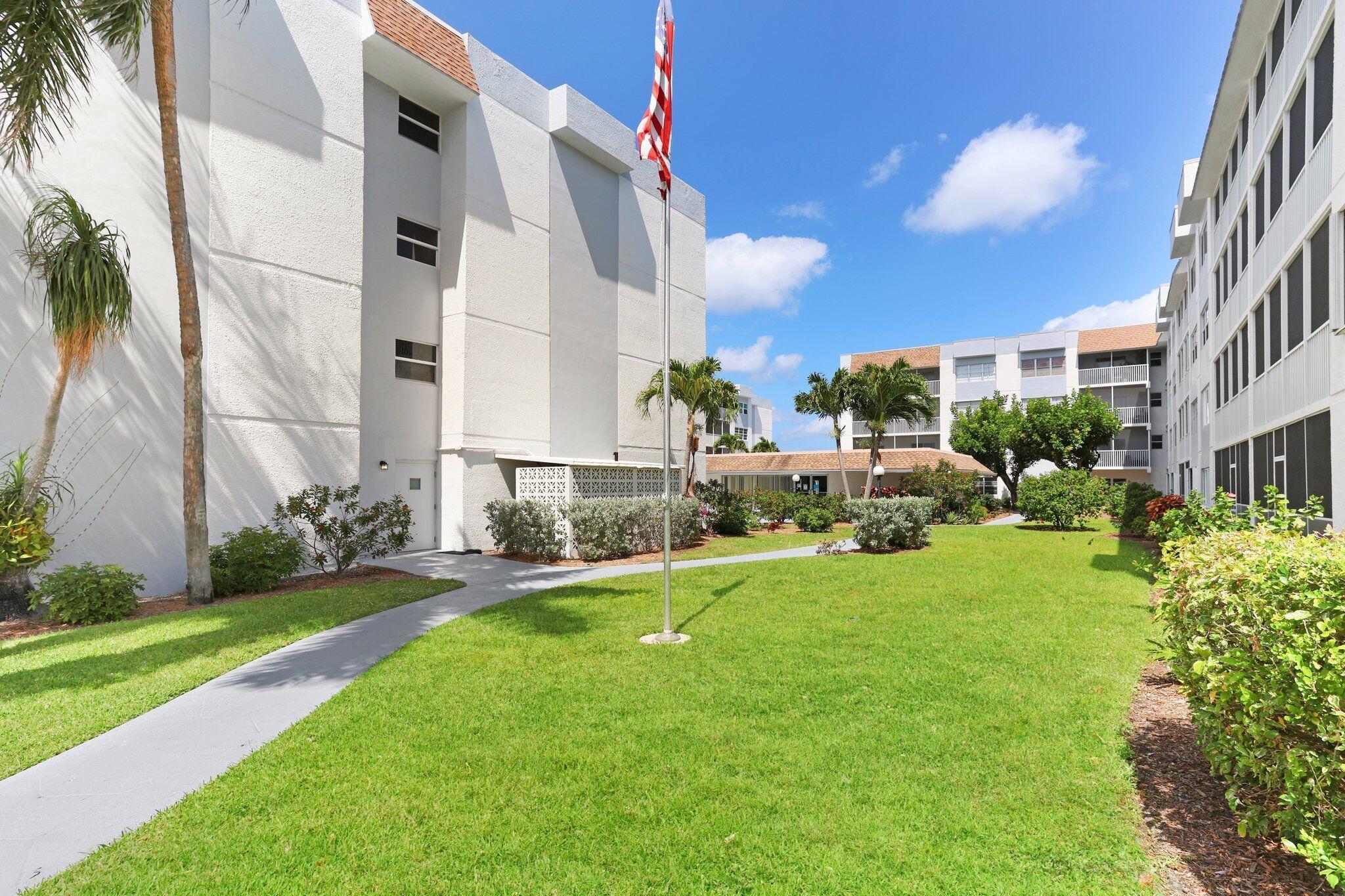 1516 S Lakeside Drive 103, Lake Worth Beach, FL 33460, Lake Worth Beach - Photo 5