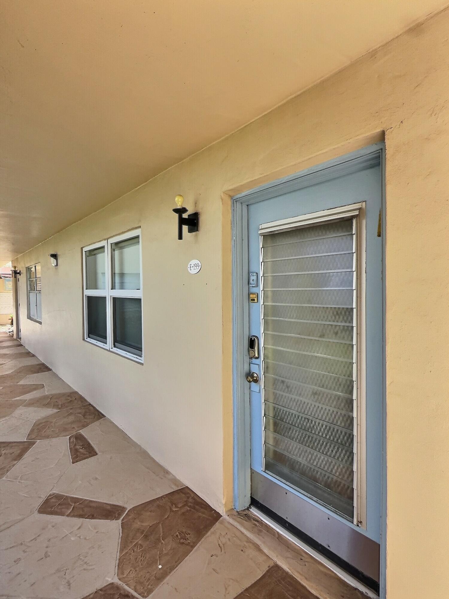 199 E Burgundy E, Delray Beach, FL 33484, Delray Beach - Photo 2