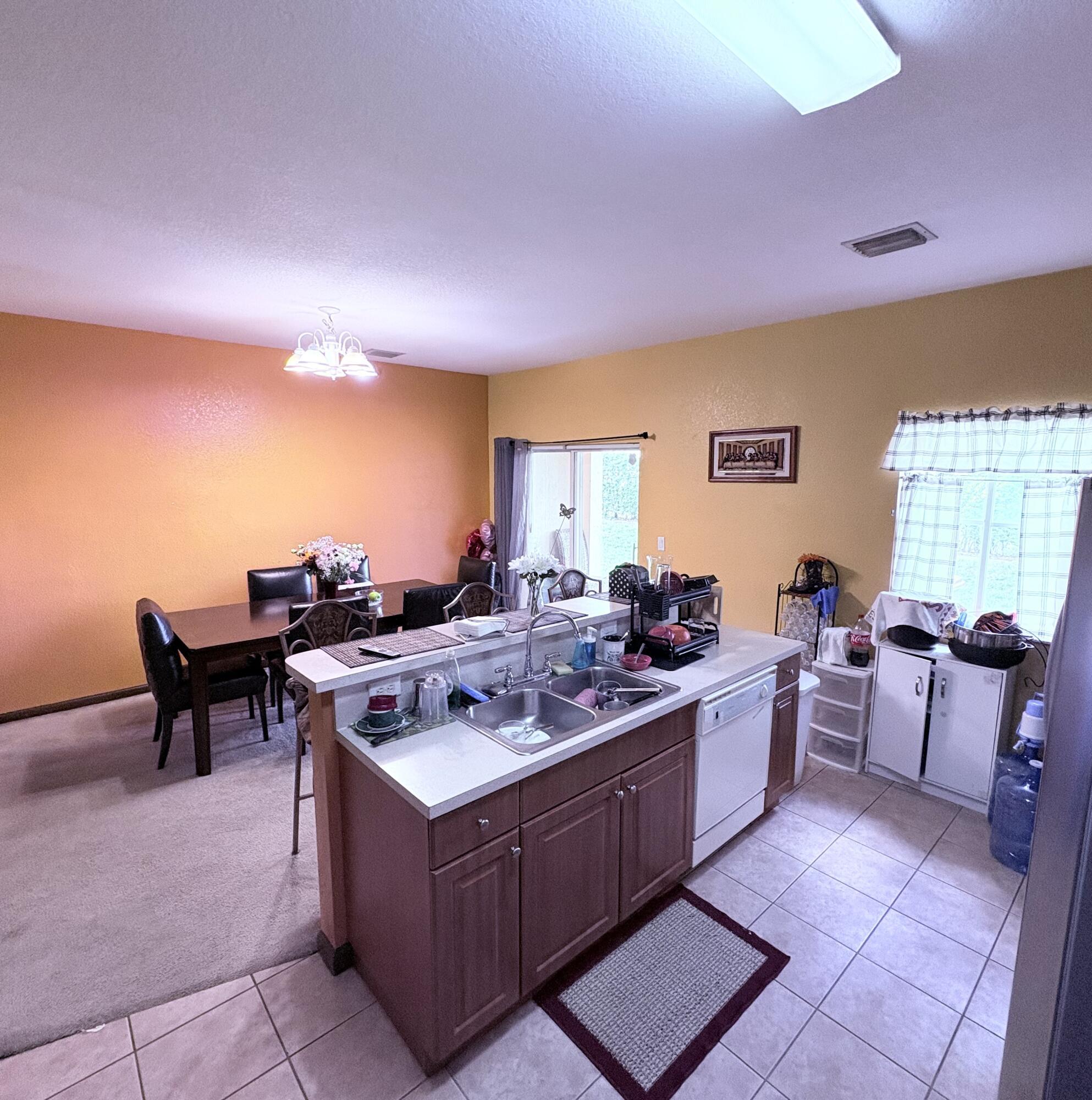 203 S Santa Catalina Circle 203, North Lauderdale, FL 33068, North Lauderdale - Photo 5