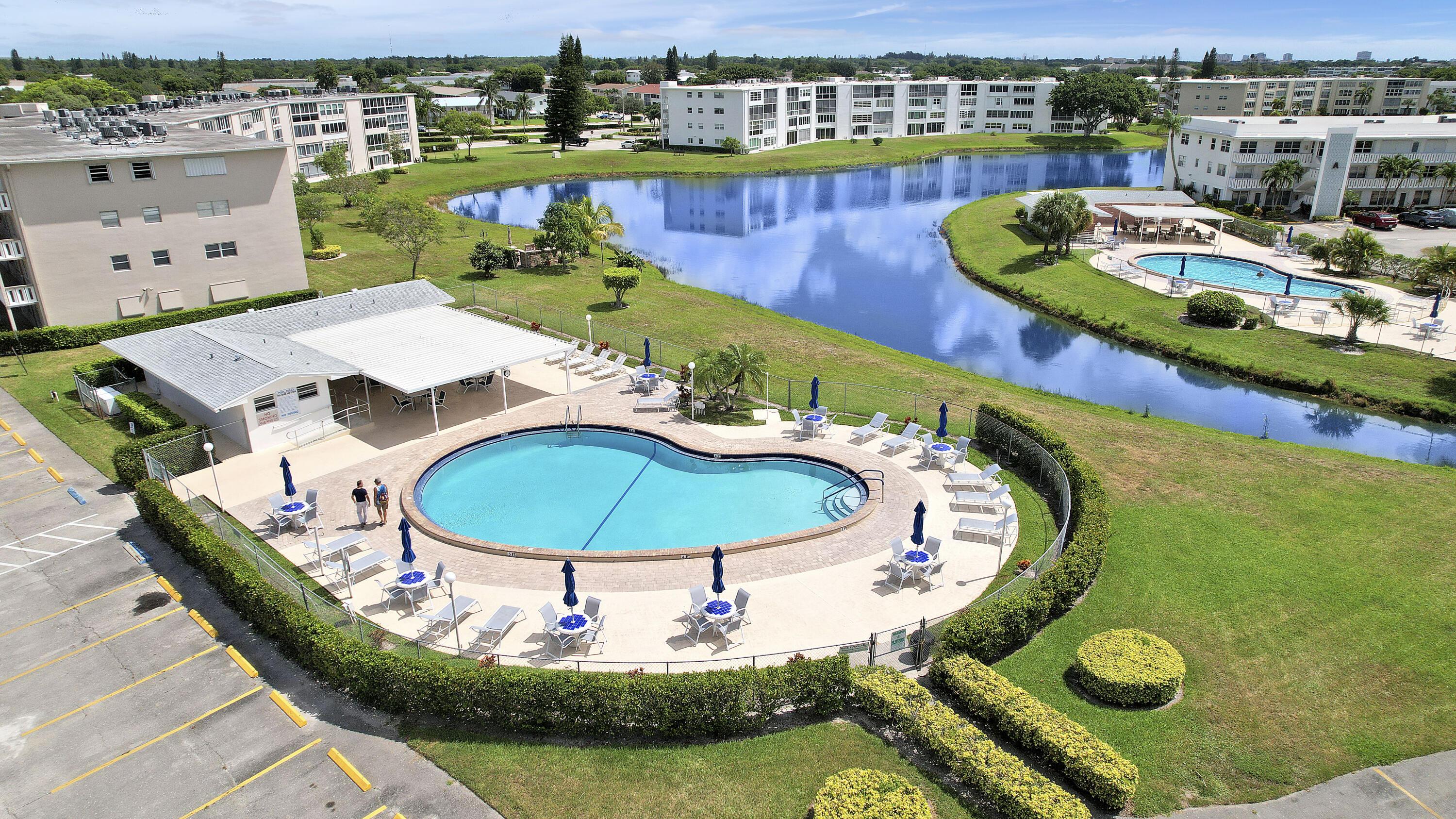 210 Wellington E, West Palm Beach, FL 33417, West Palm Beach - Photo 2