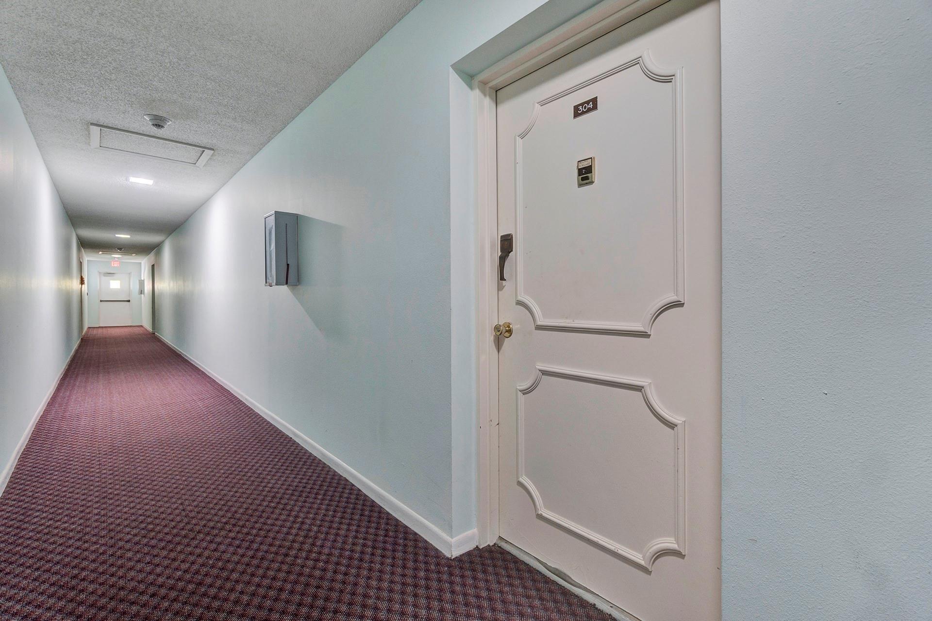 5190 E Sabal Palm Boulevard 304, Tamarac, FL 33319, Tamarac - Photo 4