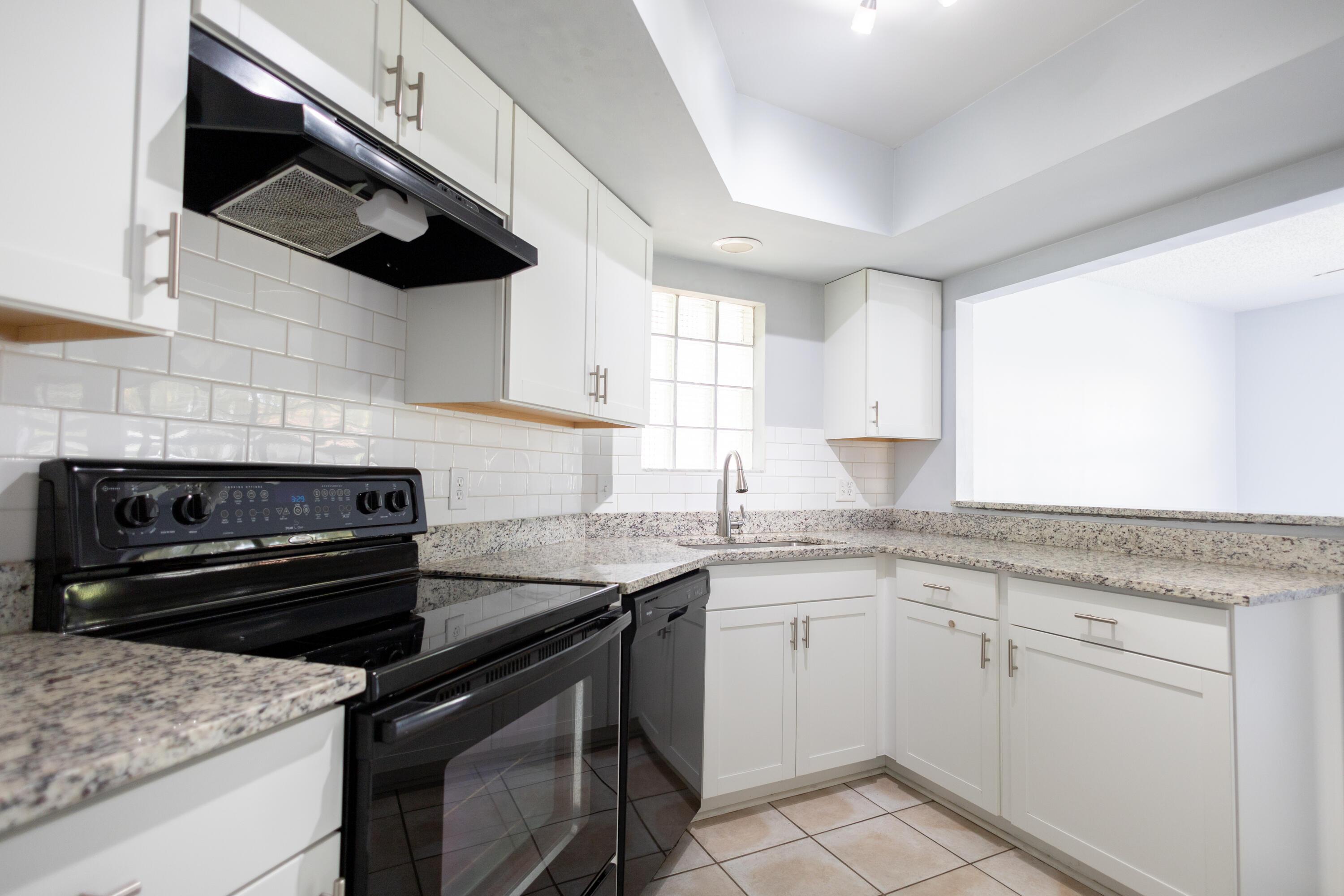 110 Weybridge Circle A, Royal Palm Beach, FL 33411, Royal Palm Beach - Photo 4