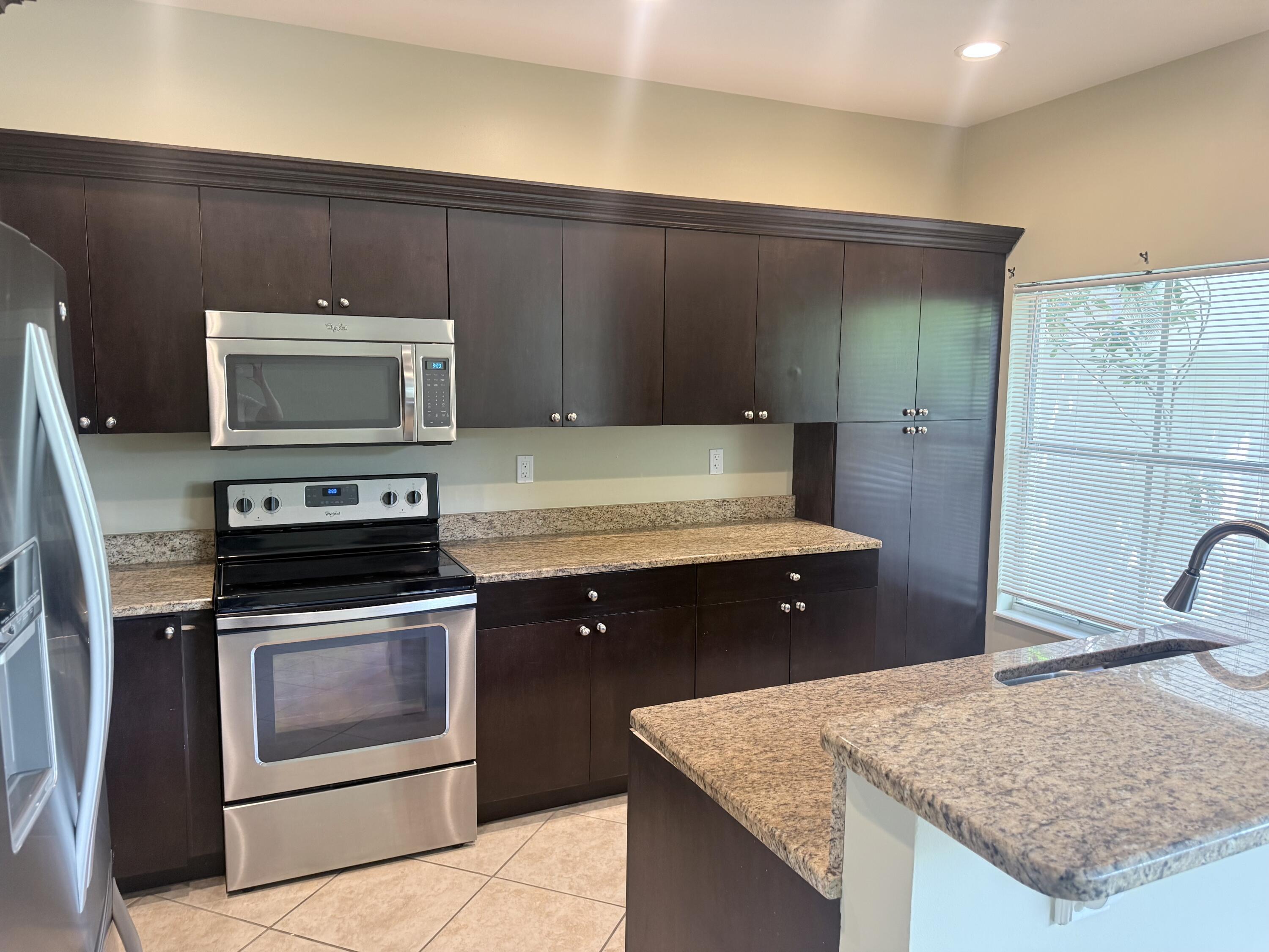182 Lake Monterey Circle, Boynton Beach, FL 33426, Boynton Beach - Photo 4