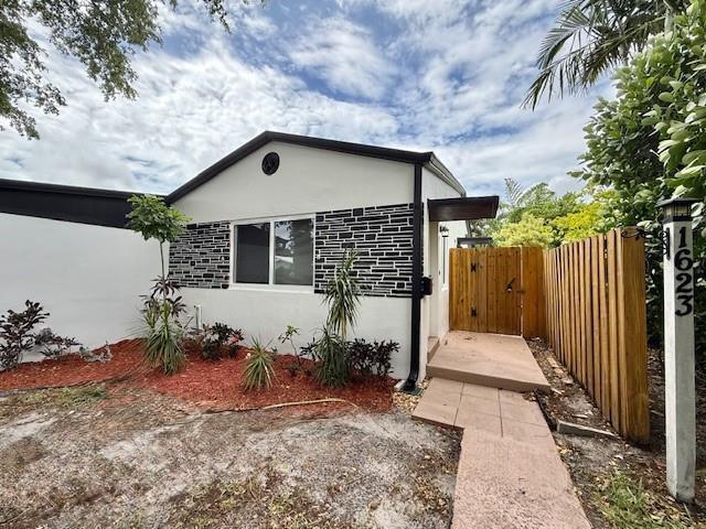 1621-1623 NE 16th Terrace NE, Fort Lauderdale, FL 33305, Fort Lauderdale - Photo 4