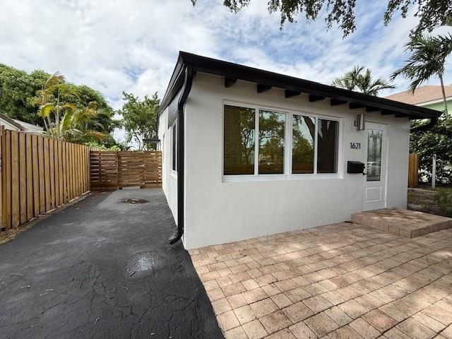 1621-1623 NE 16th Terrace NE, Fort Lauderdale, FL 33305, Fort Lauderdale - Photo 5