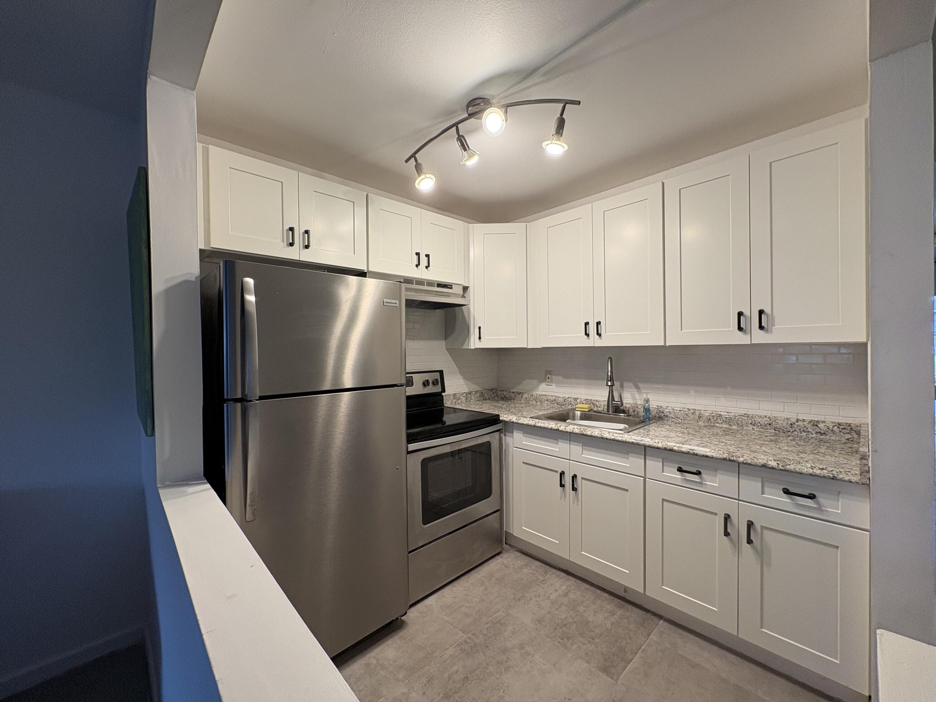 2 Kent A, West Palm Beach, FL 33417, West Palm Beach - Photo 5