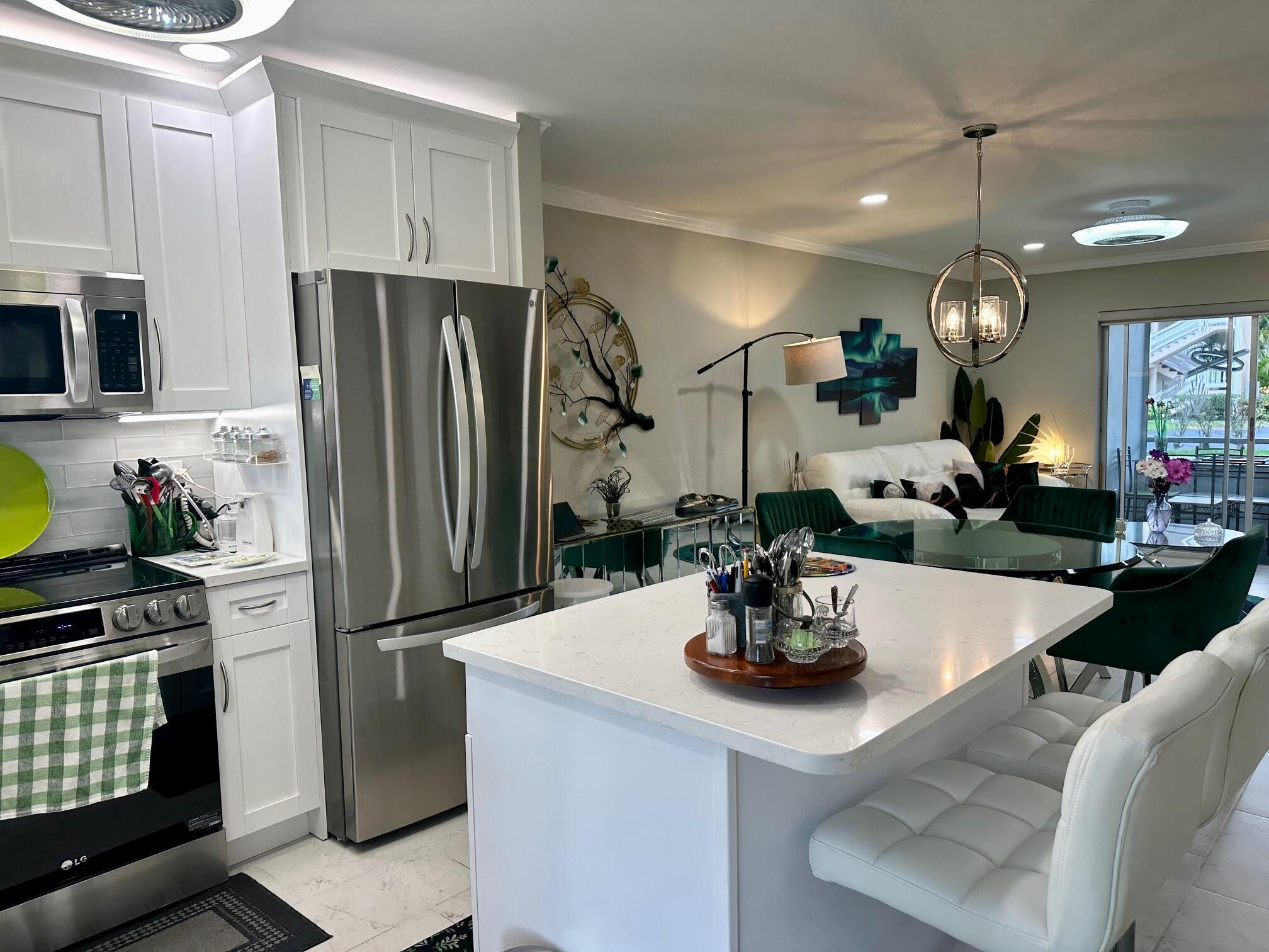 2721 Garden Drive N 105, Lake Worth, FL 33461, Lake Worth - Photo 5