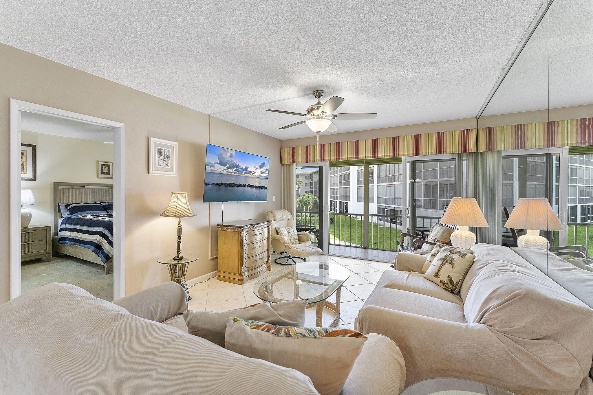 101 NE 19th Avenue 208, Deerfield Beach, FL 33441, Deerfield Beach - Photo 2