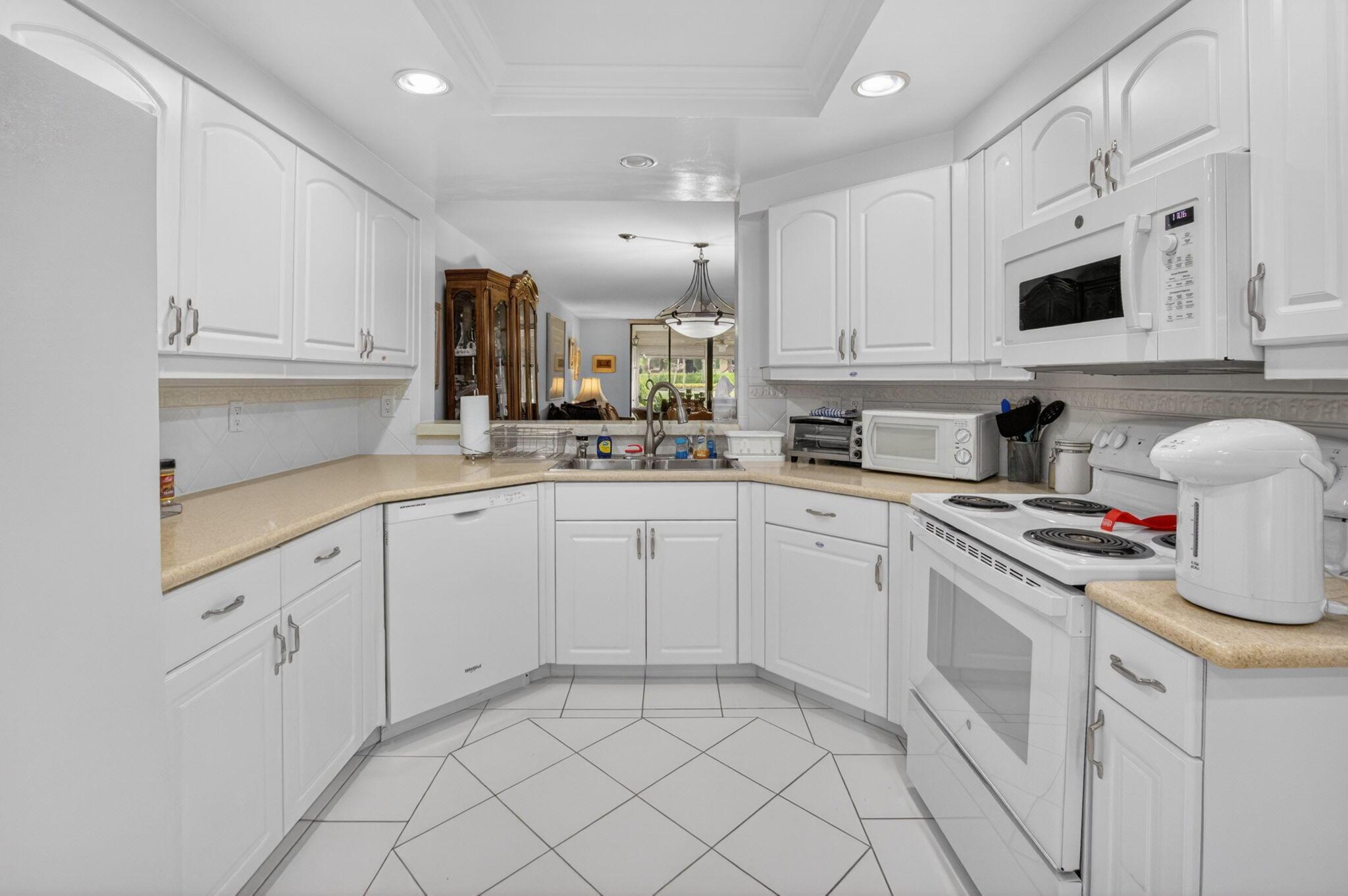 15326 Strathearn Drive 11902, Delray Beach, FL 33446, Delray Beach - Photo 3