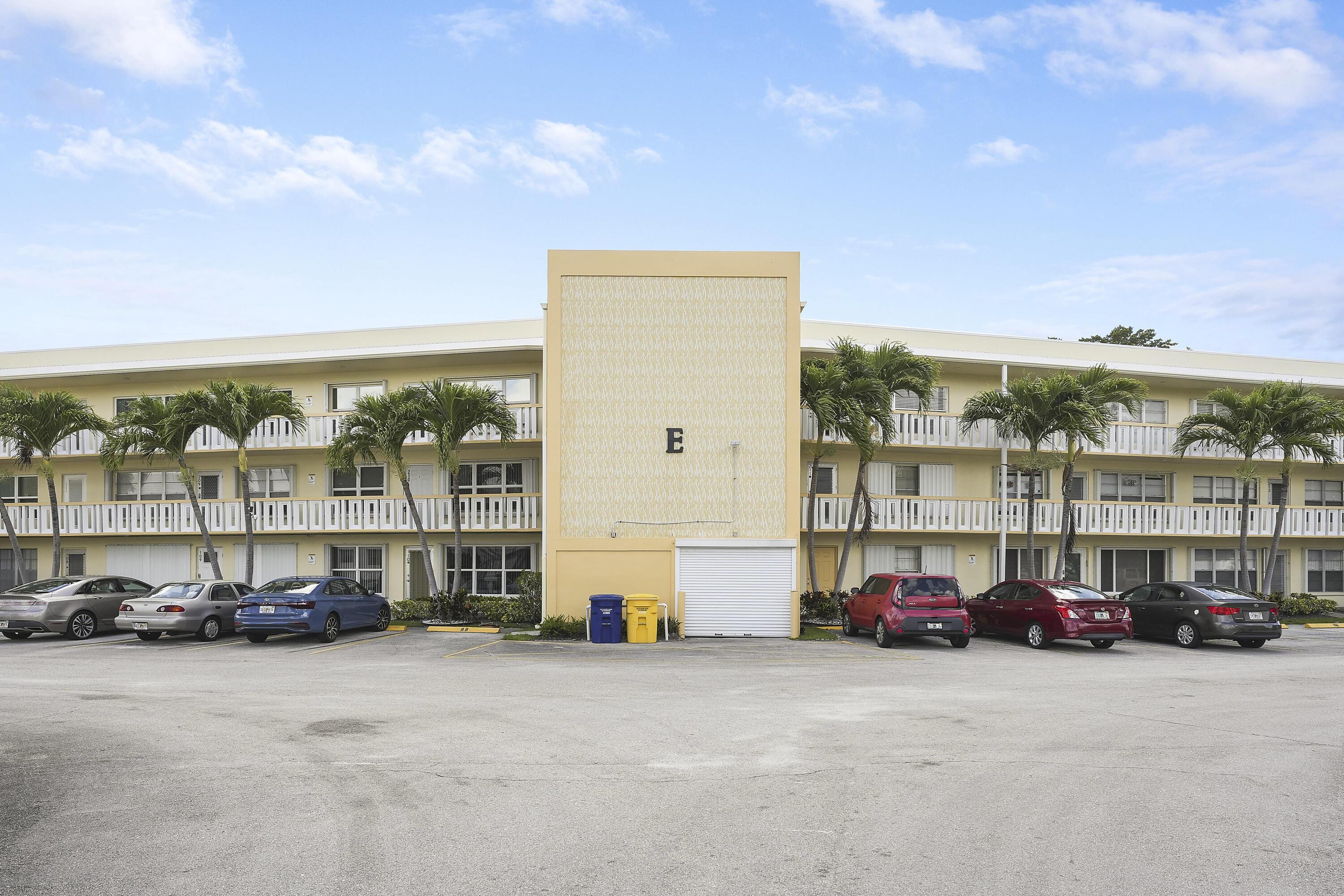 210 Wellington E, West Palm Beach, FL 33417, West Palm Beach - Photo 3