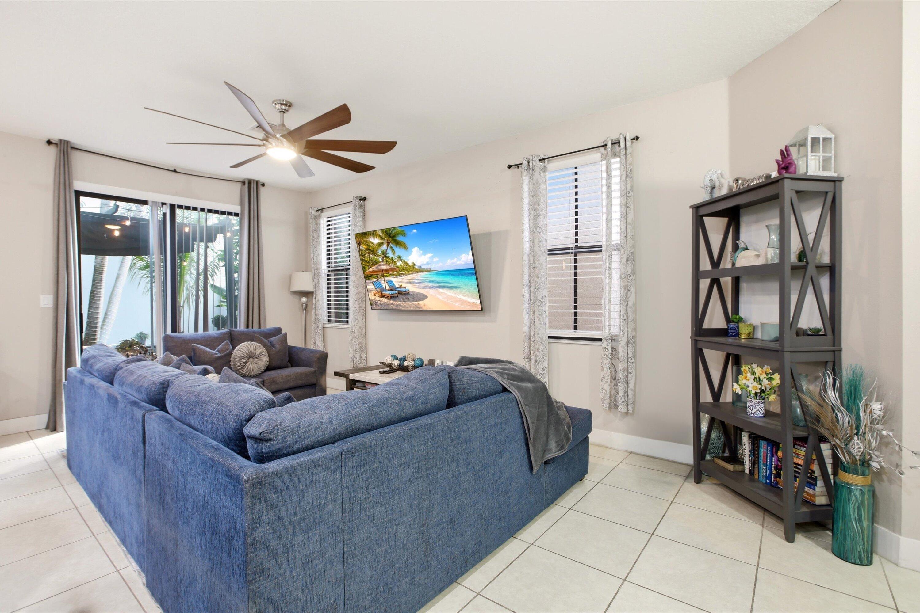 6026 Pine Tree Way 6026, Riviera Beach, FL 33410, Riviera Beach - Photo 4